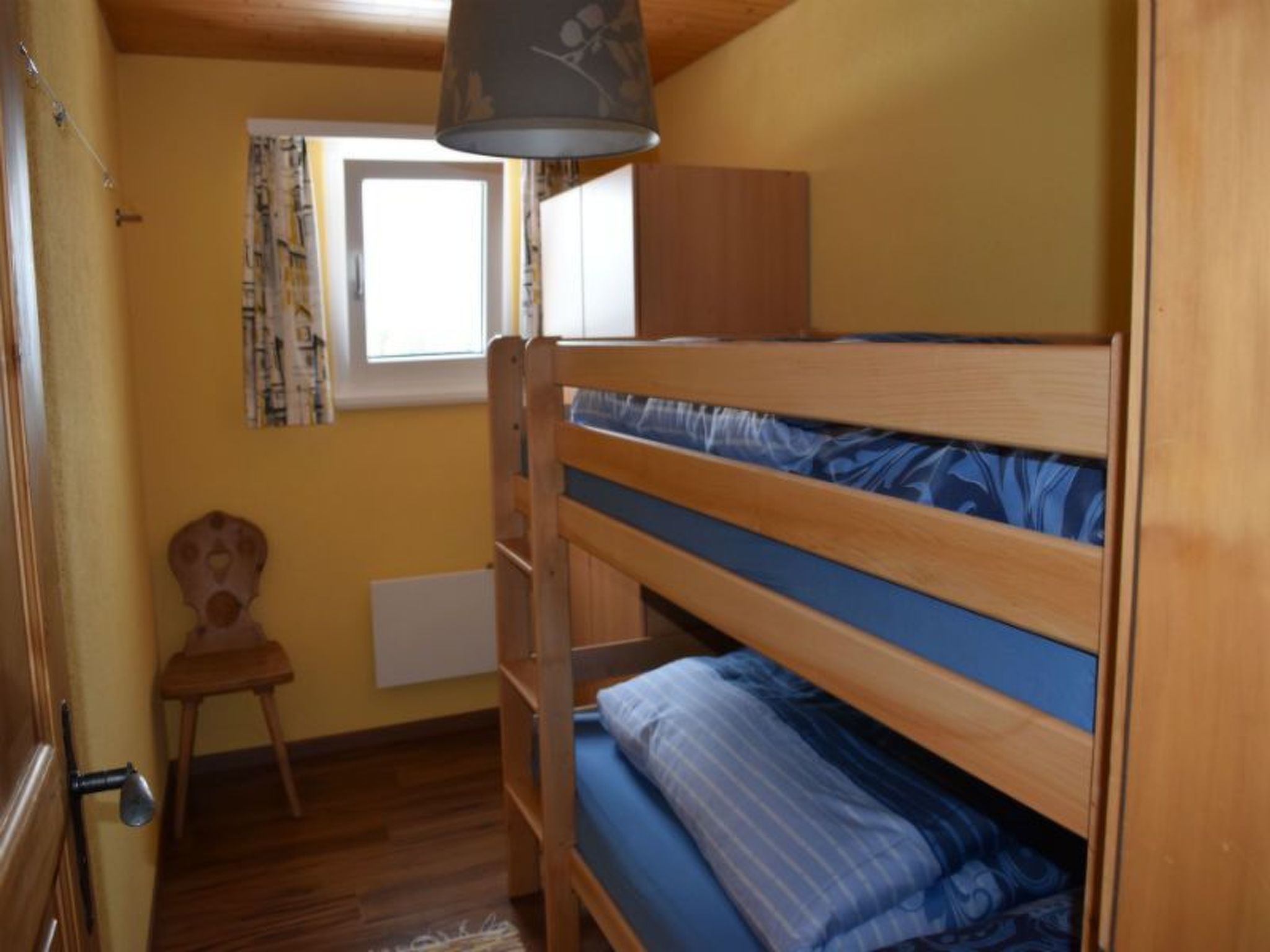 Appartement Uf am Stutz, Obersaxen-Misanenga, (Obersaxen), 34024B – Chambre, photo 9 sur 16