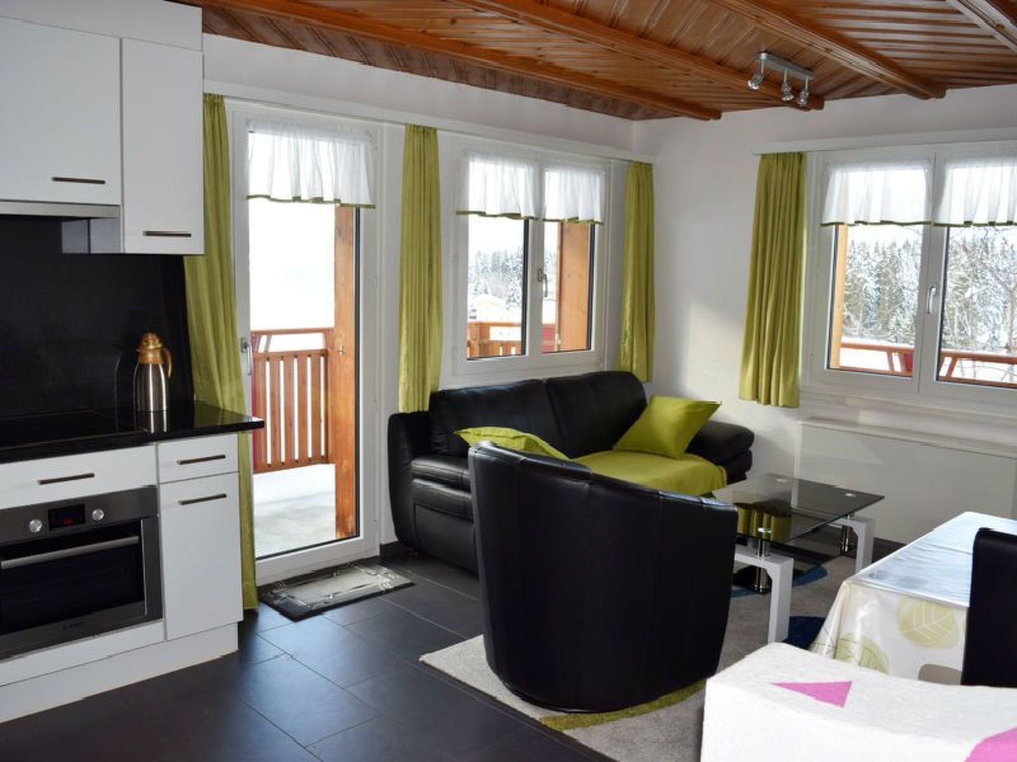 Appartement Uf am Stutz, Obersaxen-Misanenga, (Obersaxen), 34024B – Séjour, photo 10 sur 16