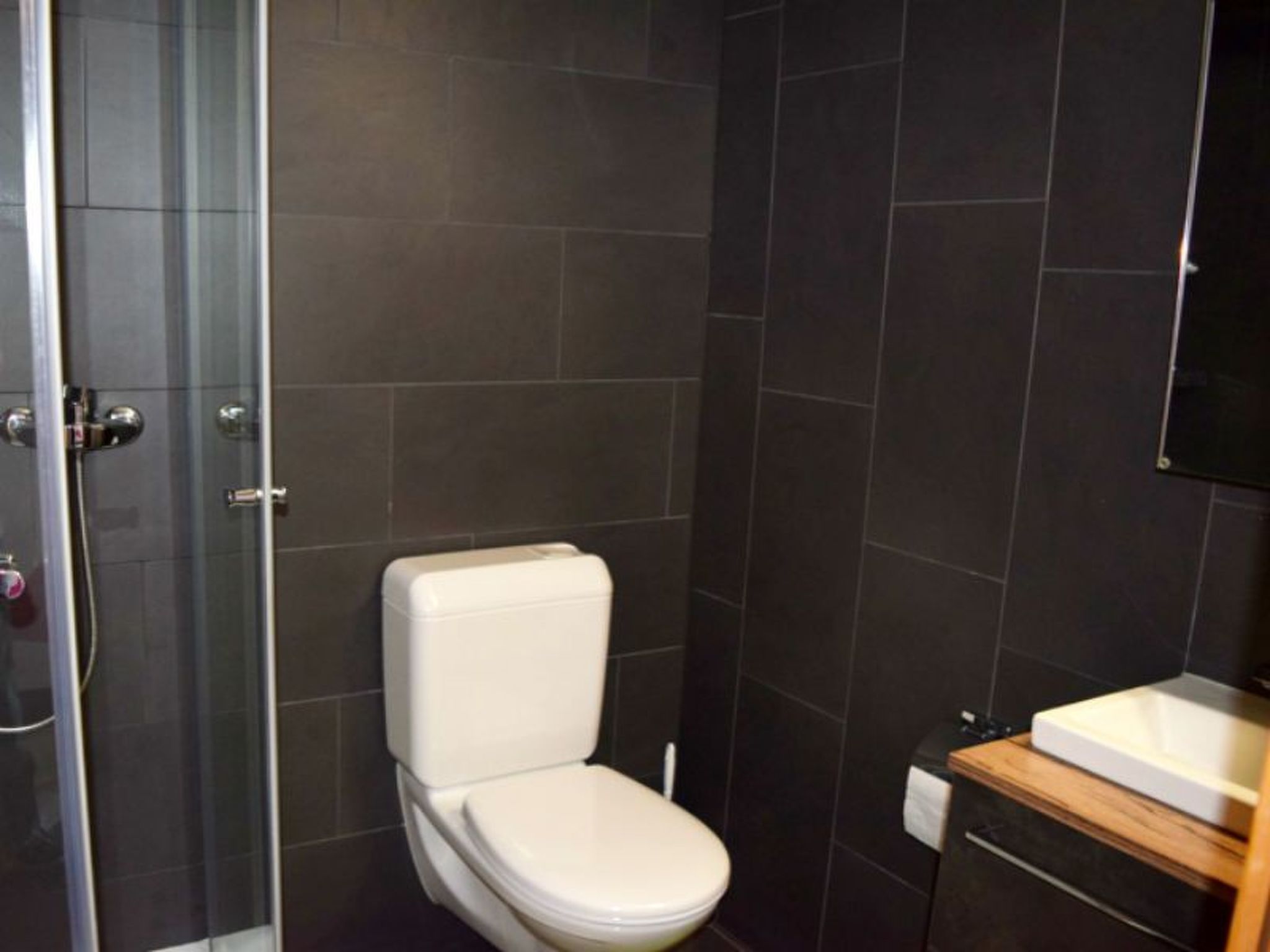 Appartement Uf am Stutz, Obersaxen-Misanenga, (Obersaxen), 34024B – Salle de bains, photo 16 sur 16