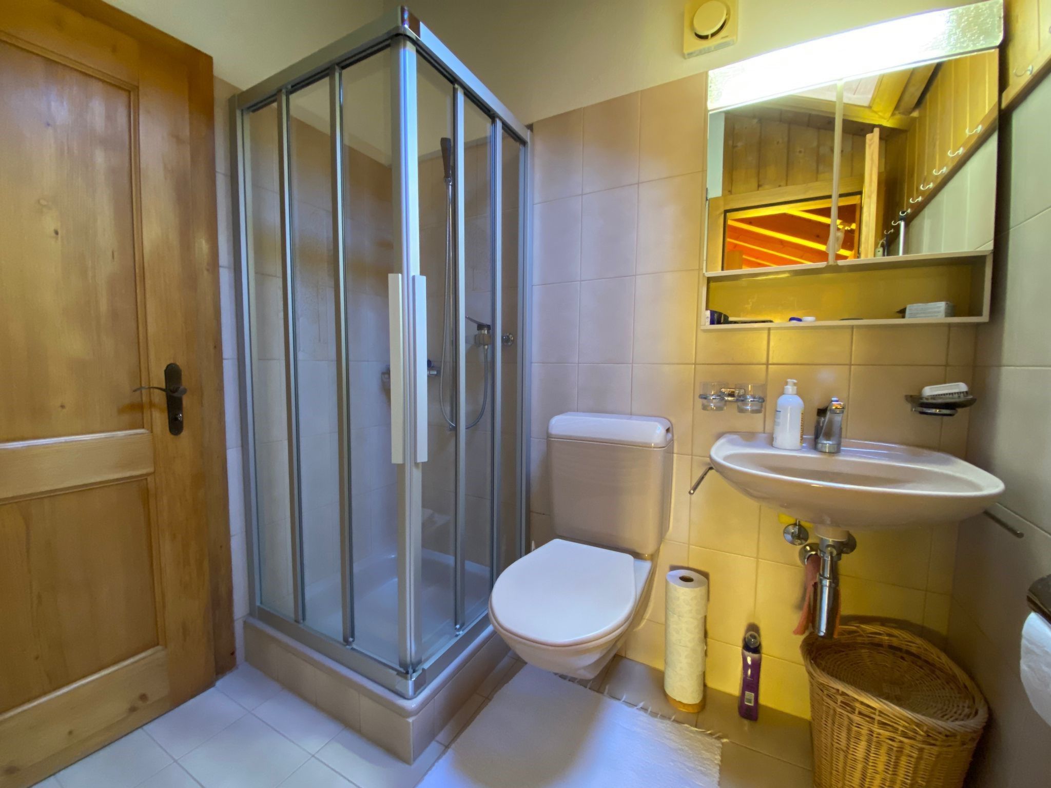 Appartement Bim Chappeli, Obersaxen-Affeier, (Obersaxen), 34013B – Salle de bains, photo 15 sur 16