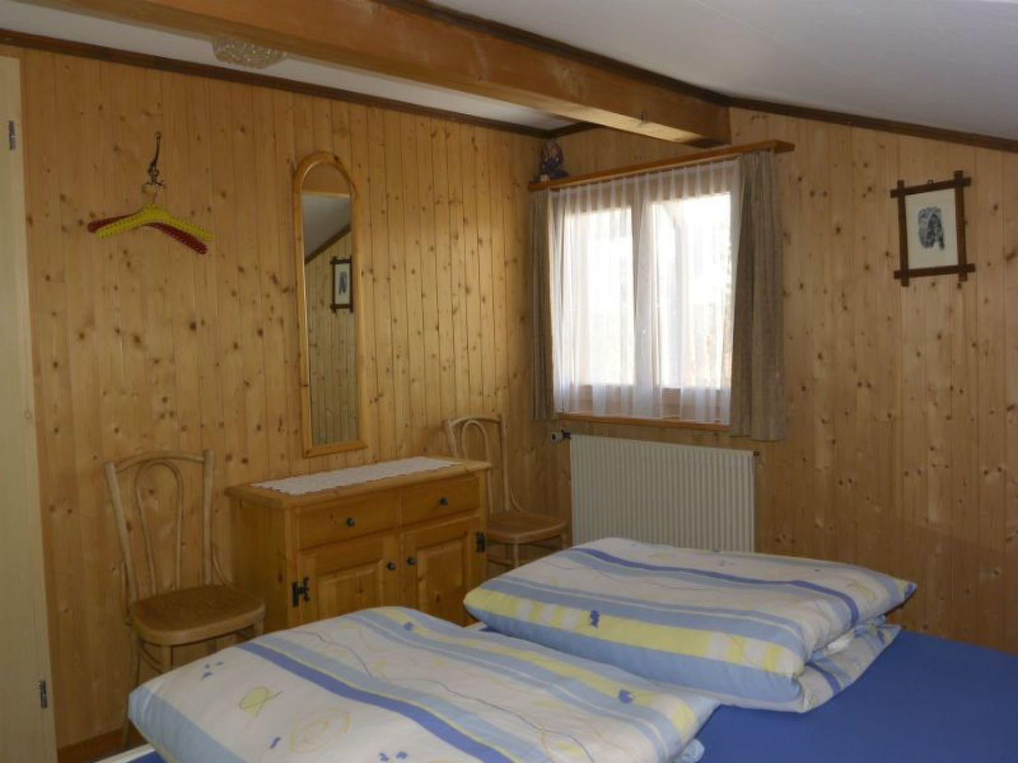 Appartement Soldanella Tschuor, Obersaxen-Giraniga, (Obersaxen), 34078B – Chambre, photo 8 sur 17