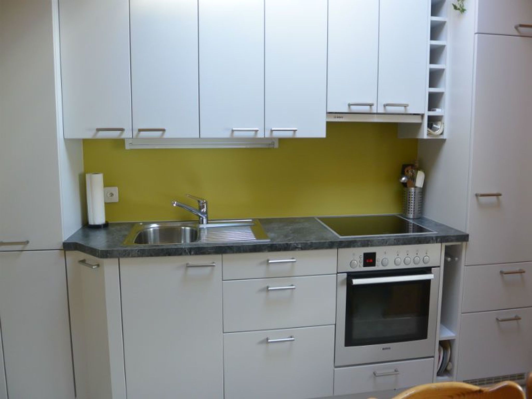 Appartement Soldanella Tschuor, Obersaxen-Giraniga, (Obersaxen), 34078B – Cuisine et coin repas, photo 15 sur 17