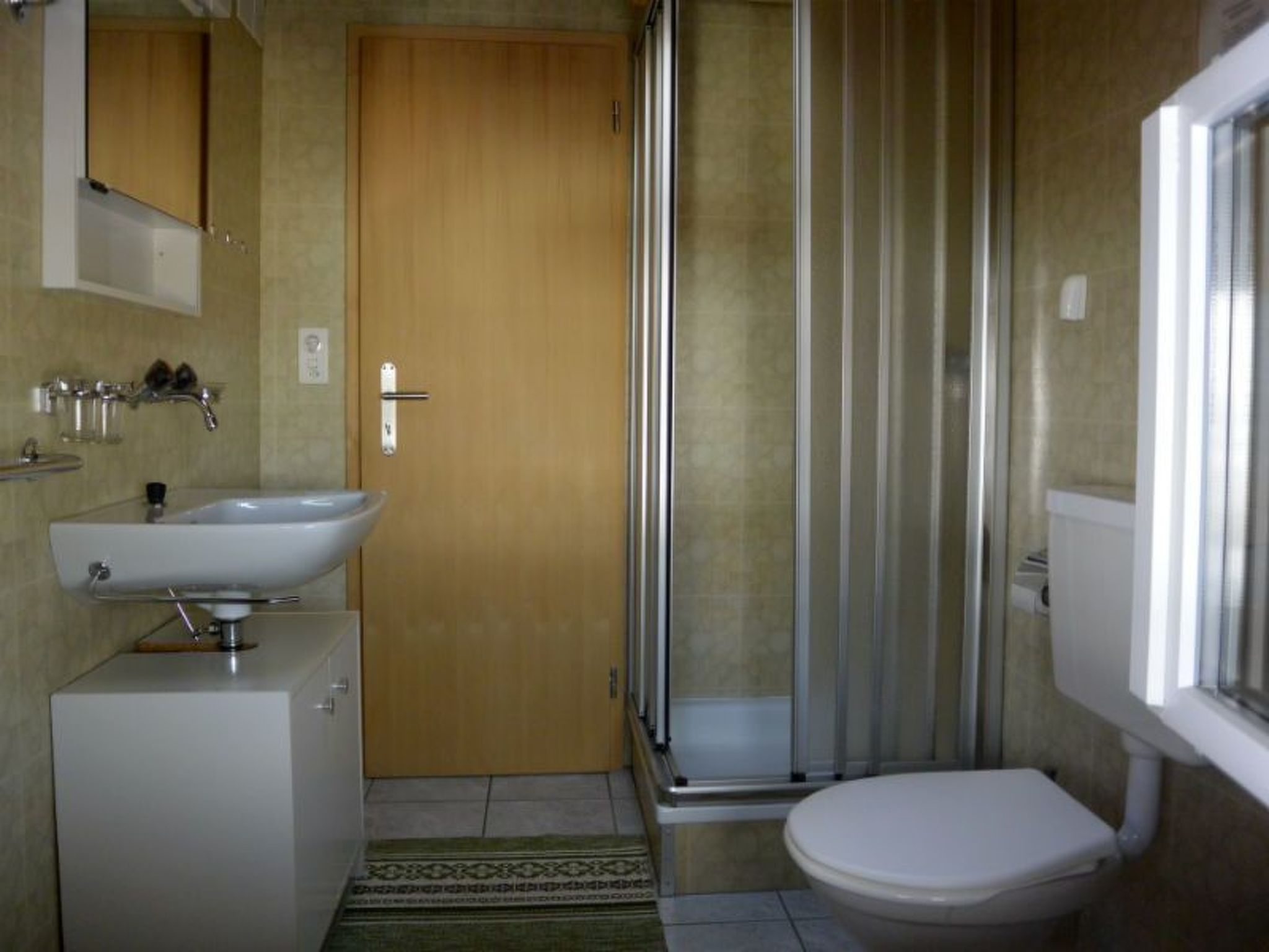 Appartement Soldanella Tschuor, Obersaxen-Giraniga, (Obersaxen), 34078B – Salle de bains, photo 16 sur 17