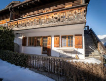 Knus chalet aan de skipiste met uitzicht op de Zwitserse bergen - thumbnail 2