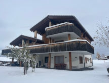 Sfeervol bergappartement aan de skipiste in Obersaxen-Miraniga - thumbnail 1