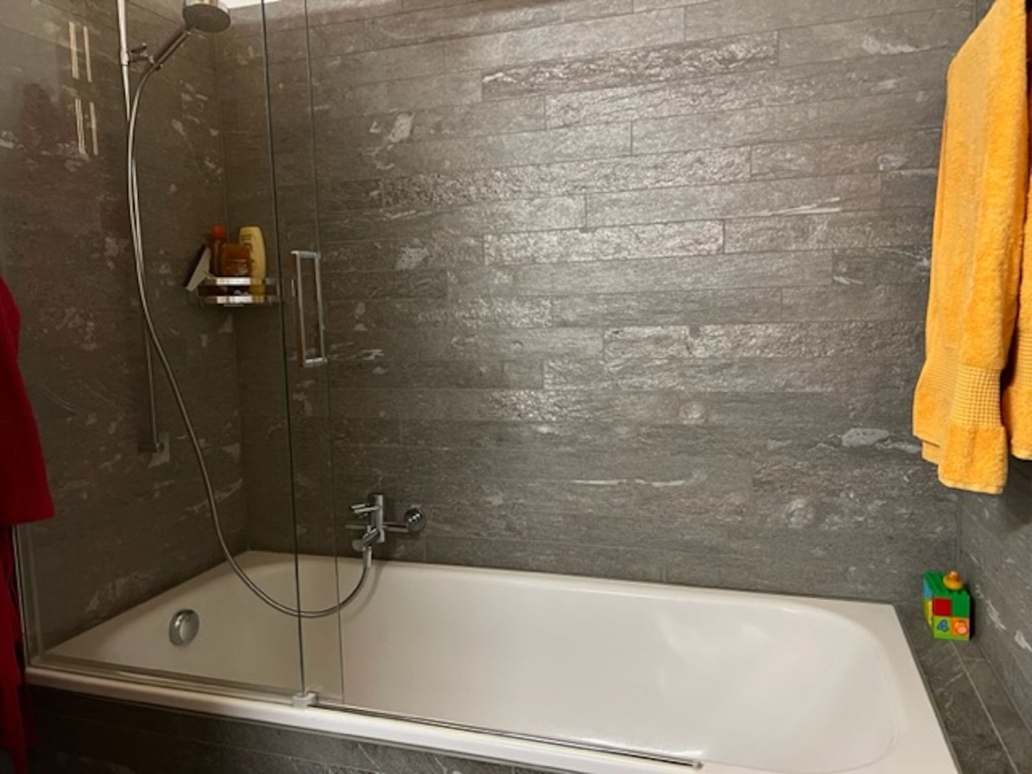 Appartement Hirtegga 1, Obersaxen-Miraniga, (Obersaxen), 38096B – Salle de bains, photo 14 sur 31