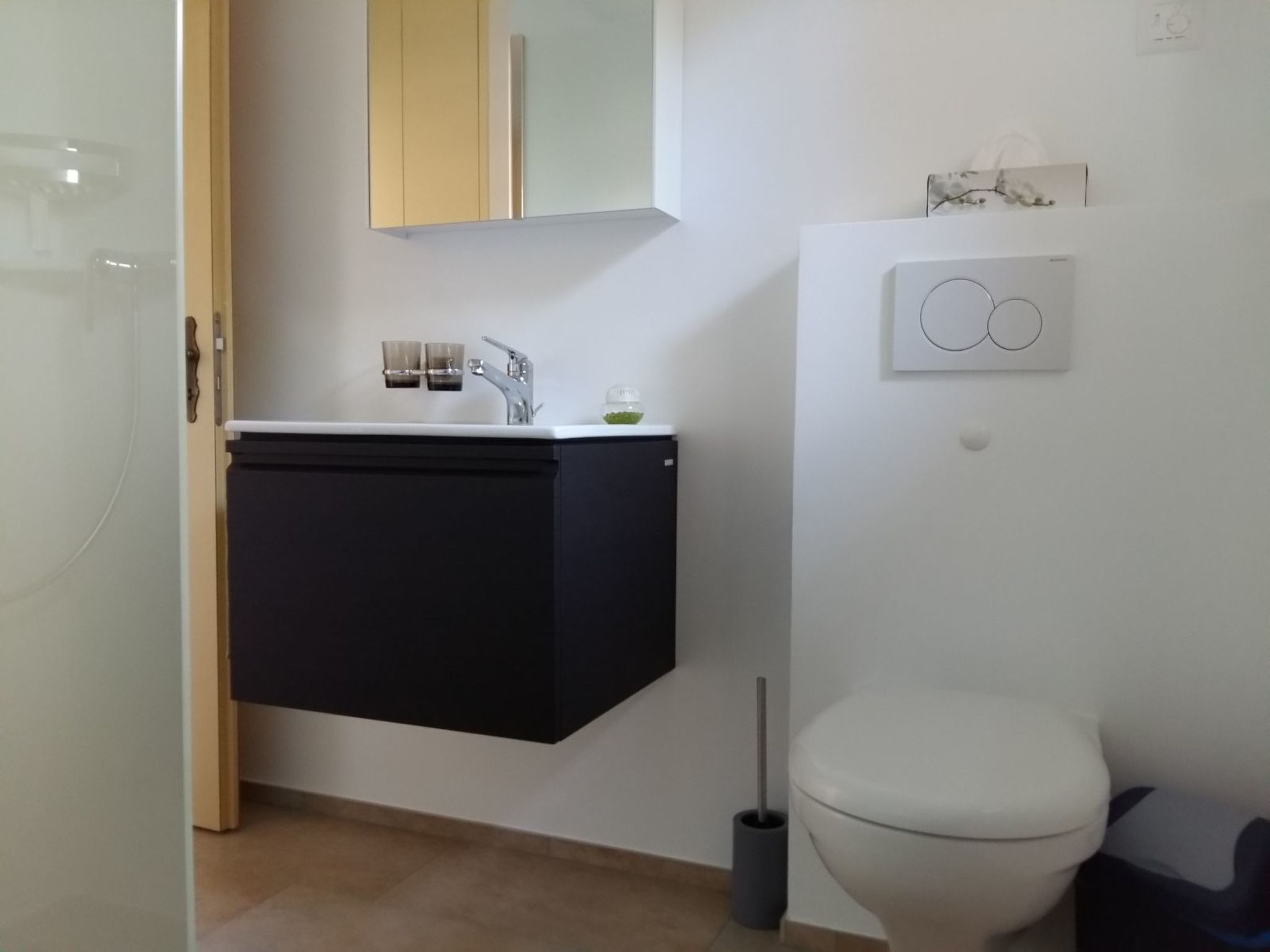 Appartement Schweizer, Obersaxen-Affeier, (Obersaxen), 34006B – Salle de bains, photo 10 sur 29
