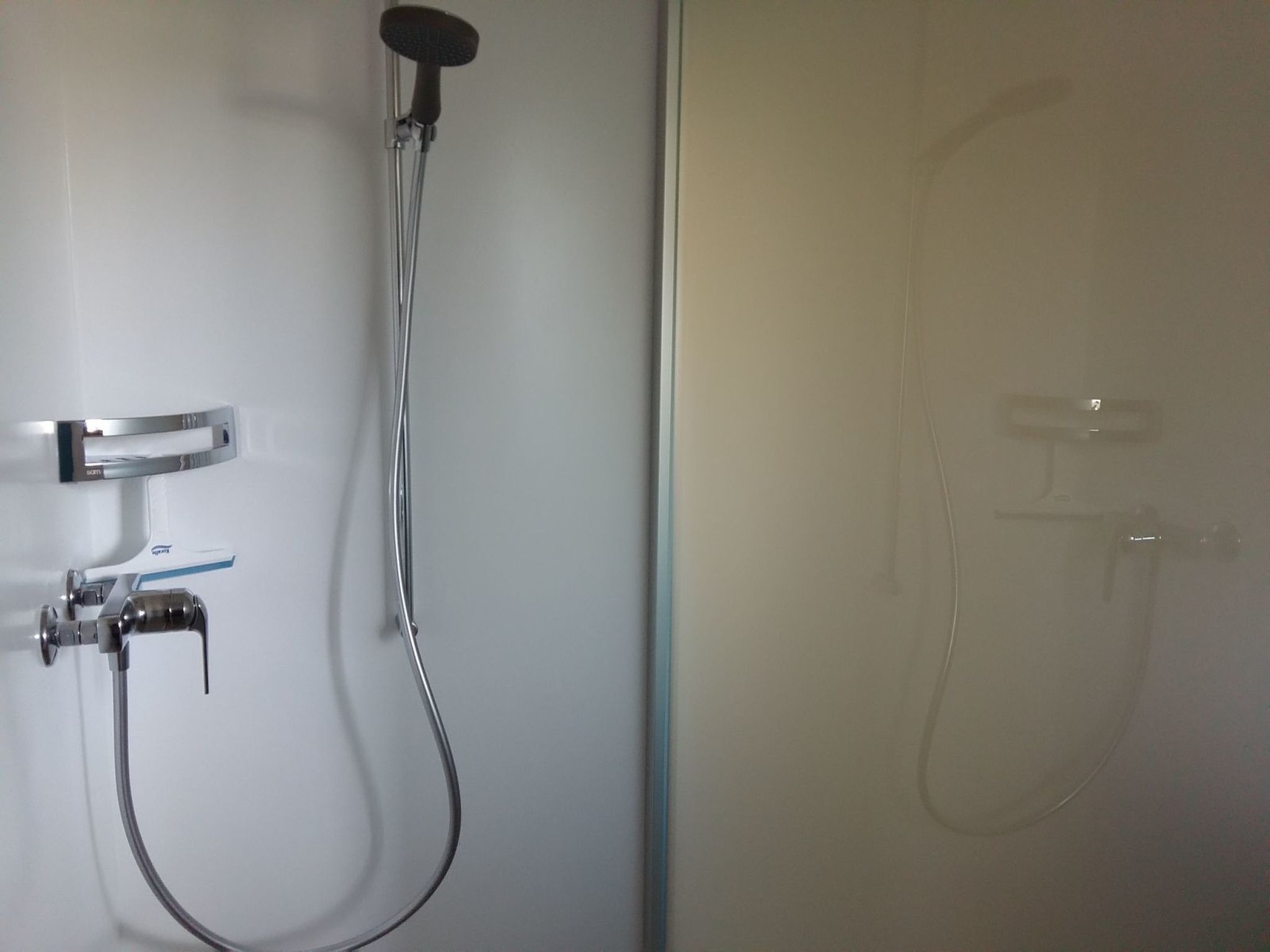 Appartement Schweizer, Obersaxen-Affeier, (Obersaxen), 34006B – Salle de bains, photo 9 sur 29