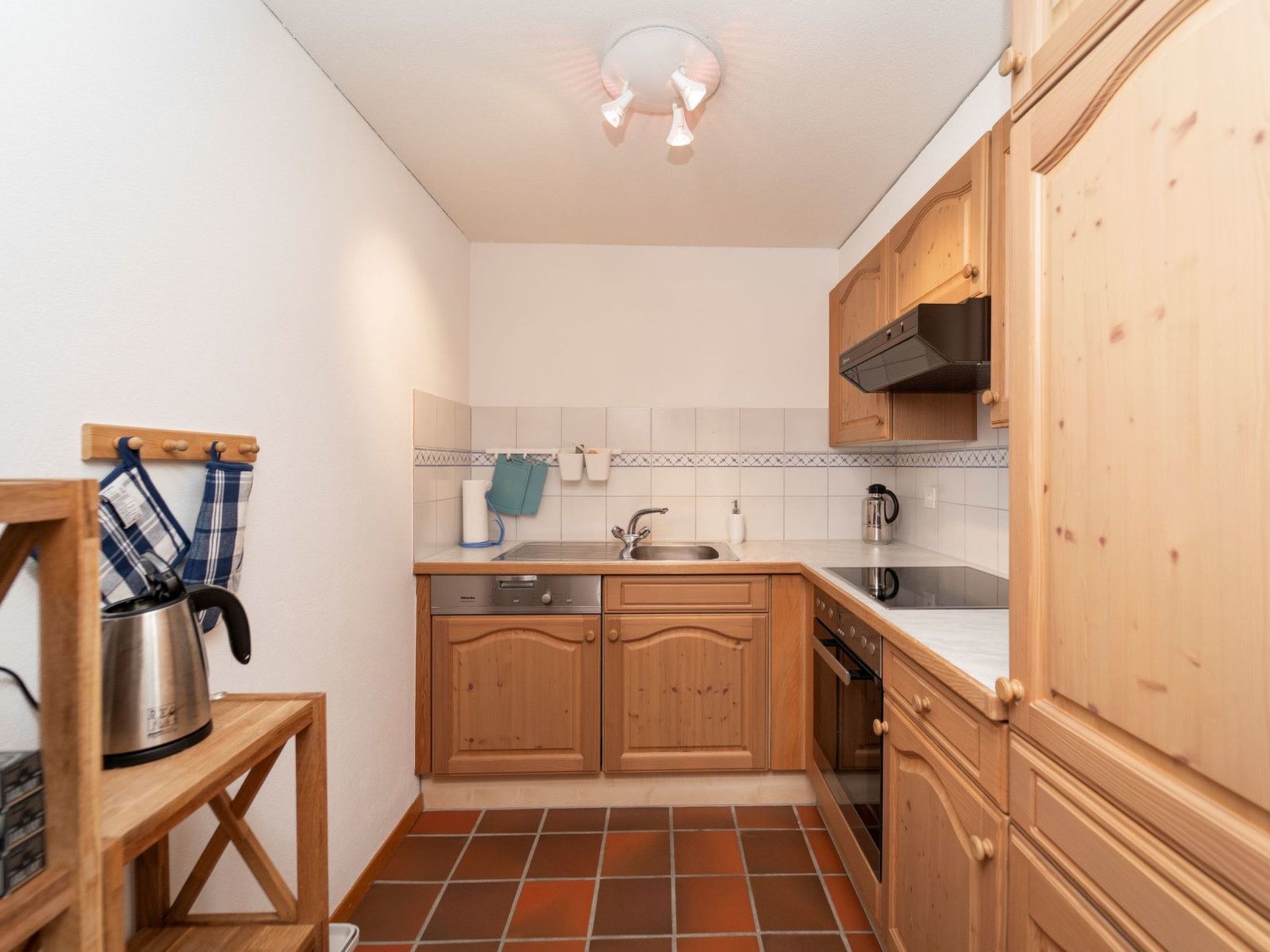 Appartement Cresta 54, Obersaxen-Misanenga, (Obersaxen), – Cuisine et coin repas, photo 9 sur 16