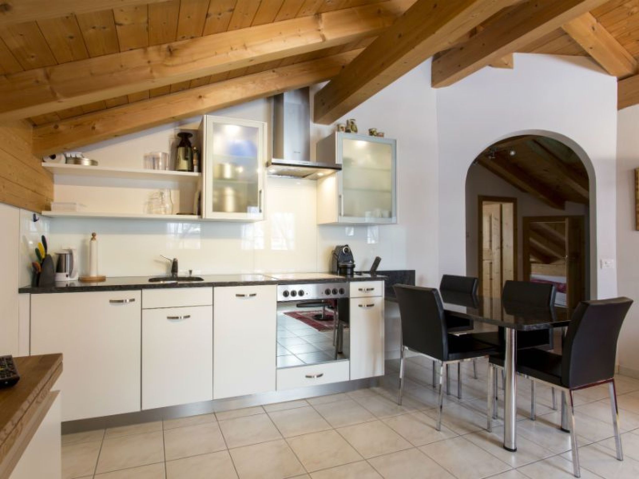 Appartement Arzgruoba, Obersaxen-Misanenga, (Obersaxen), 34027B – Cuisine et coin repas, photo 9 sur 19