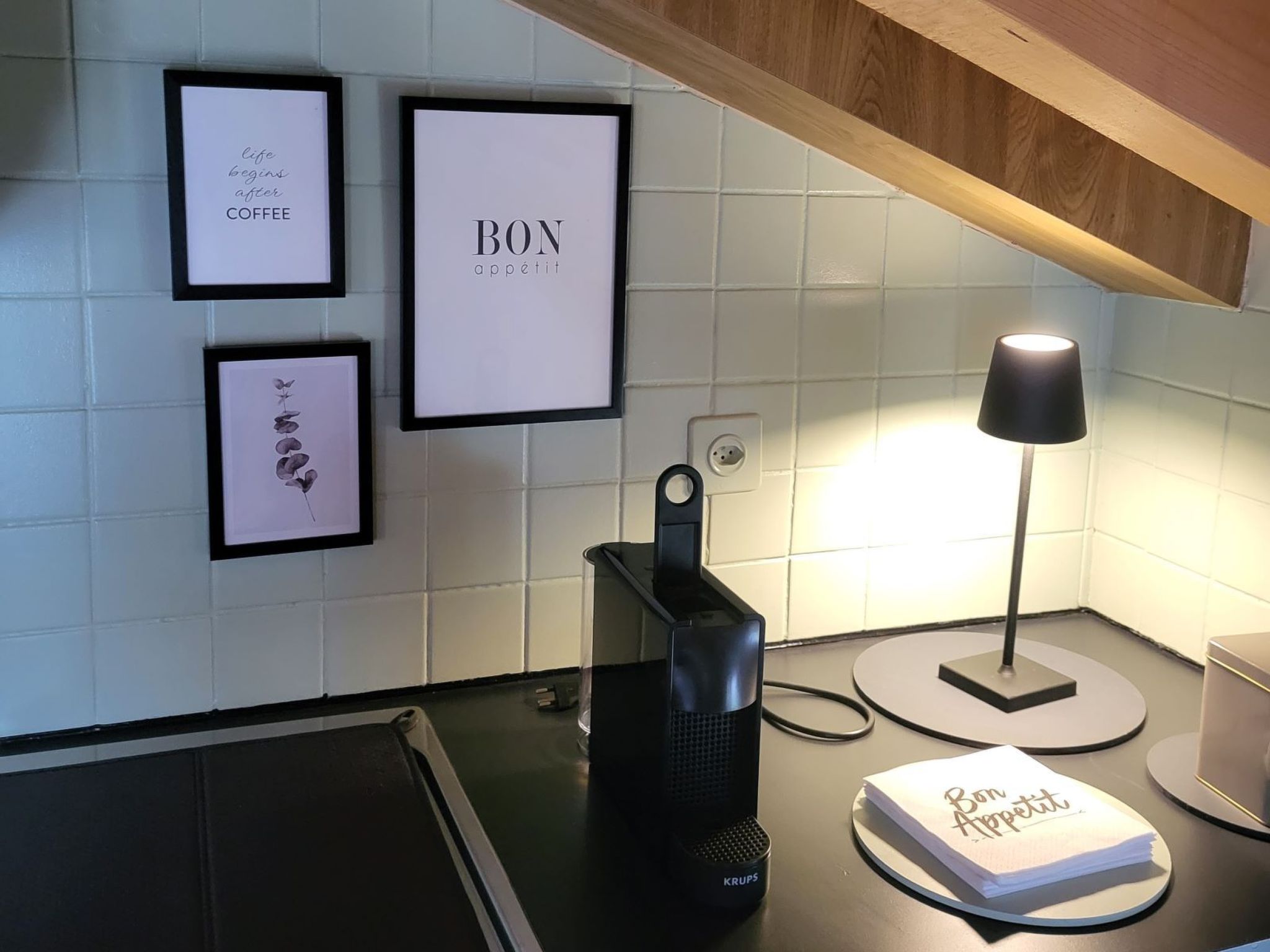 Appartement Vorpifal 19, Obersaxen-Affeier, (Obersaxen Affeier), 34102B – Cuisine et coin repas, photo 10 sur 11