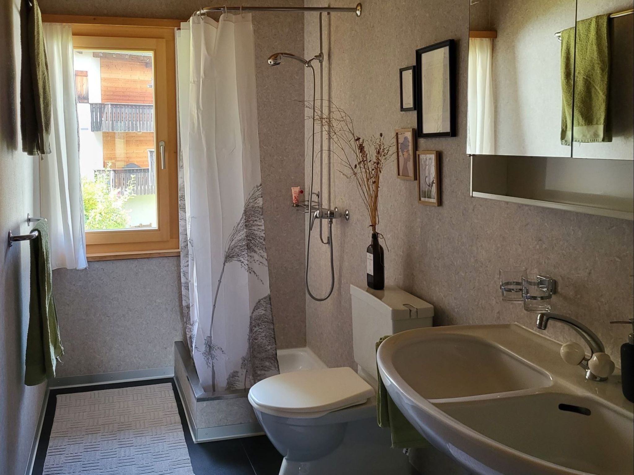 Appartement Vorpifal 19, Obersaxen-Affeier, (Obersaxen Affeier), 34102B – Salle de bains, photo 11 sur 11