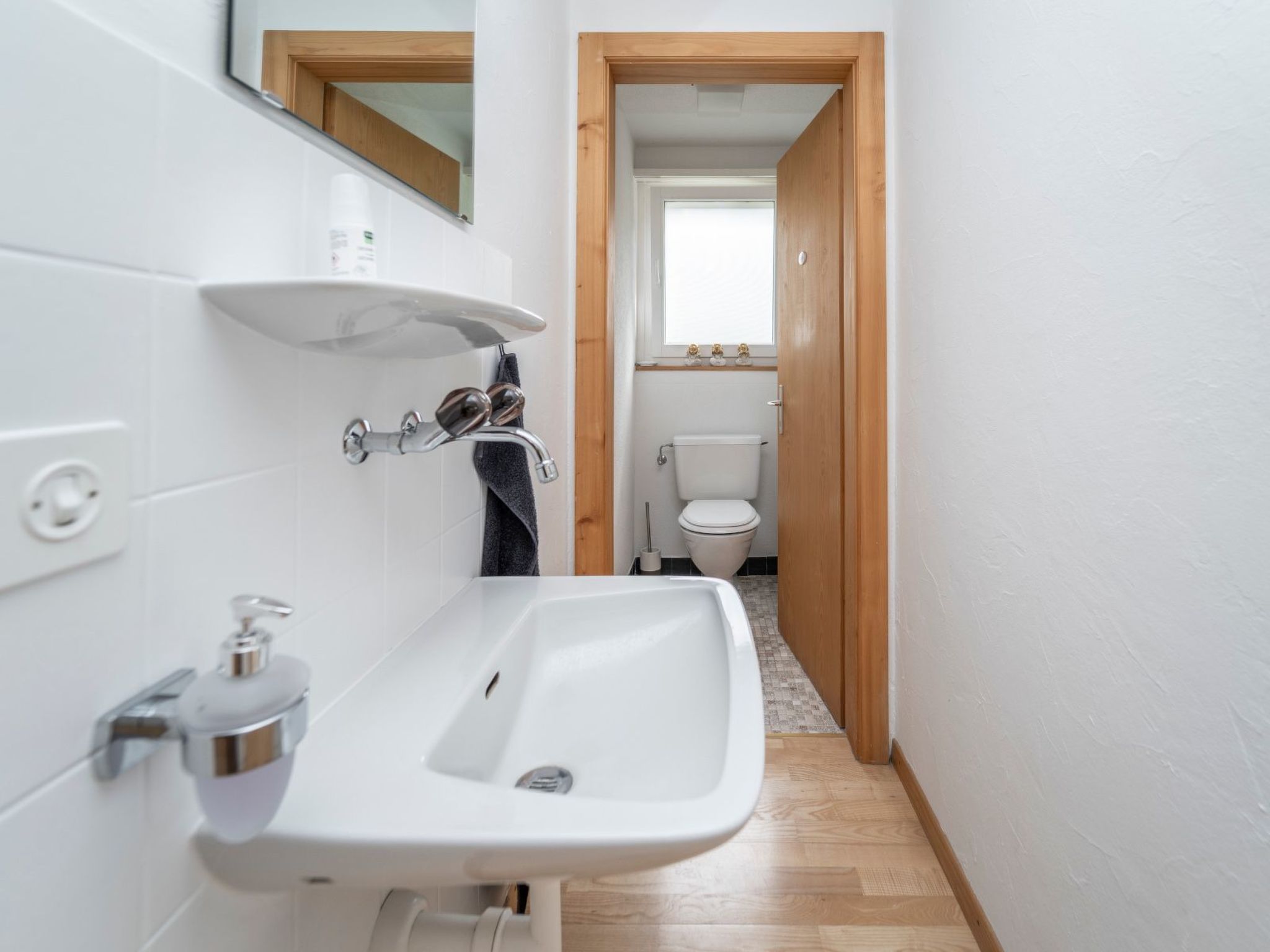 Appartement Casa Runaglias, Flond, (Flond), 37003B – Salle de bains, photo 14 sur 31