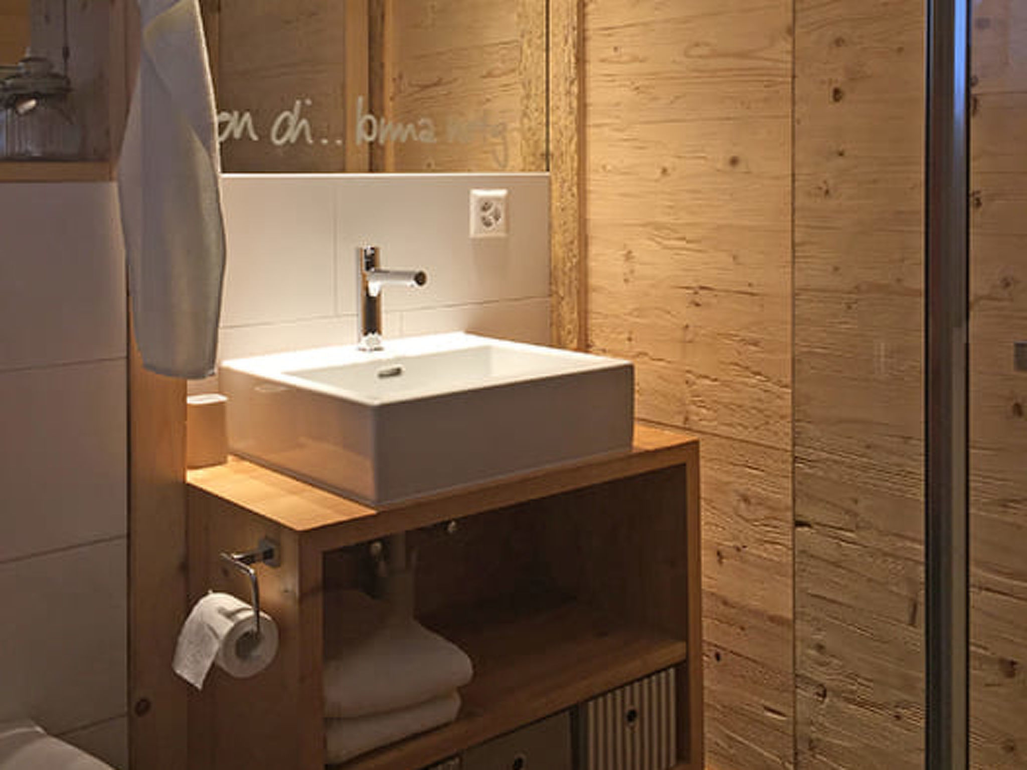 Casa Radieni, Flond, (Flond). - Binnen