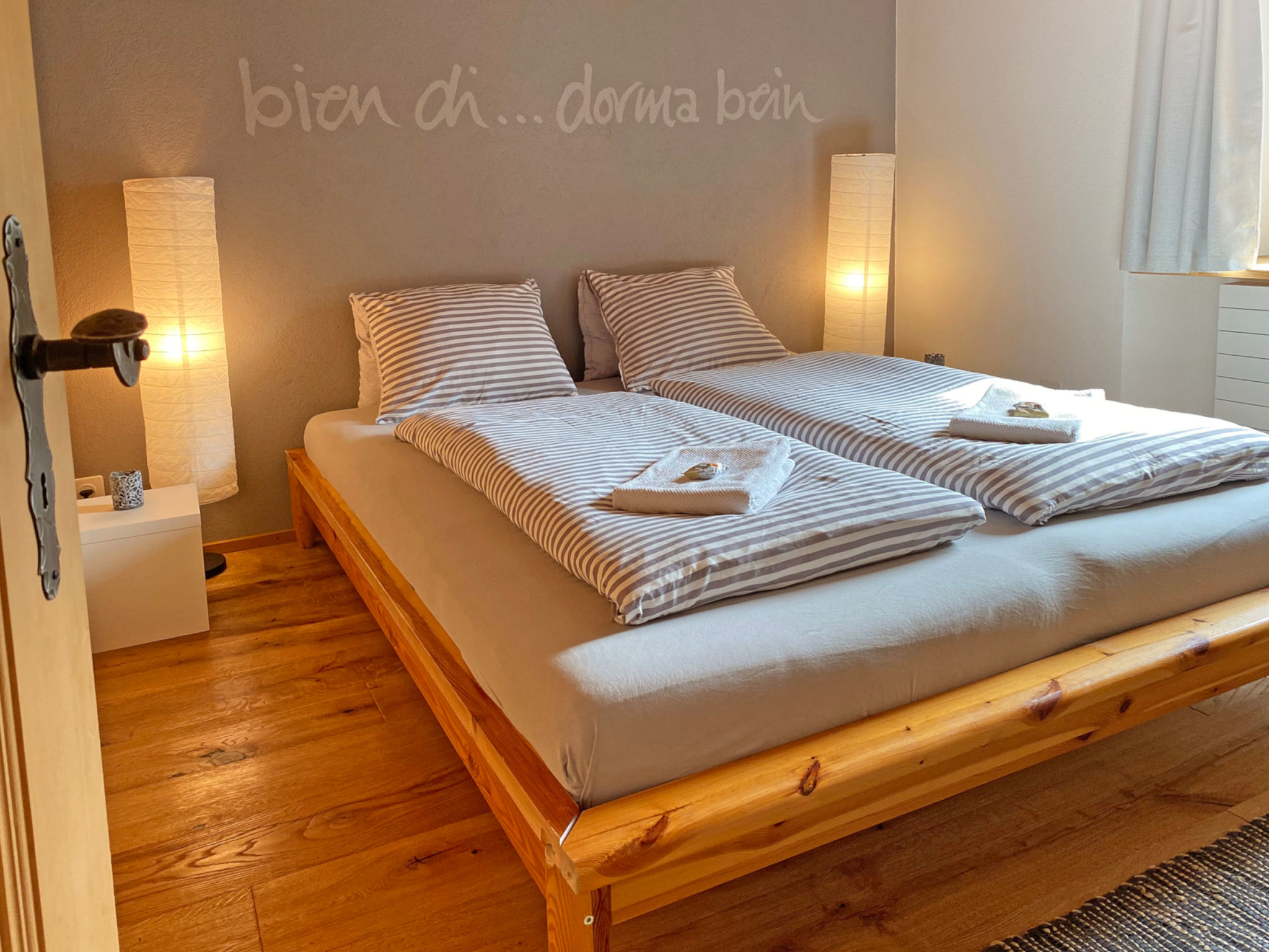 Casa Radieni, Flond, (Flond). - Binnen