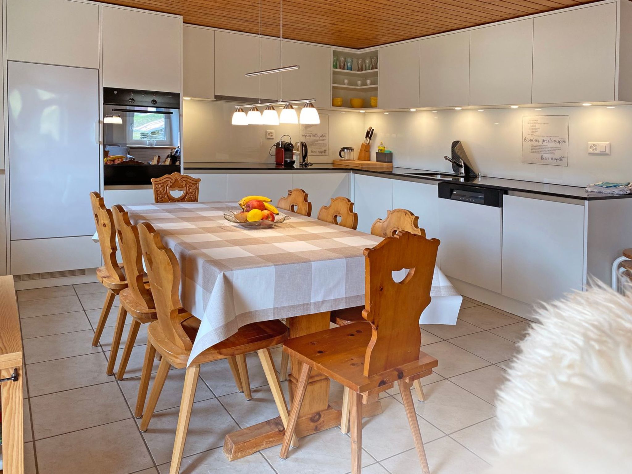 Appartement Casa Radieni, Flond, (Flond), 37000B – Cuisine et coin repas, photo 17 sur 31