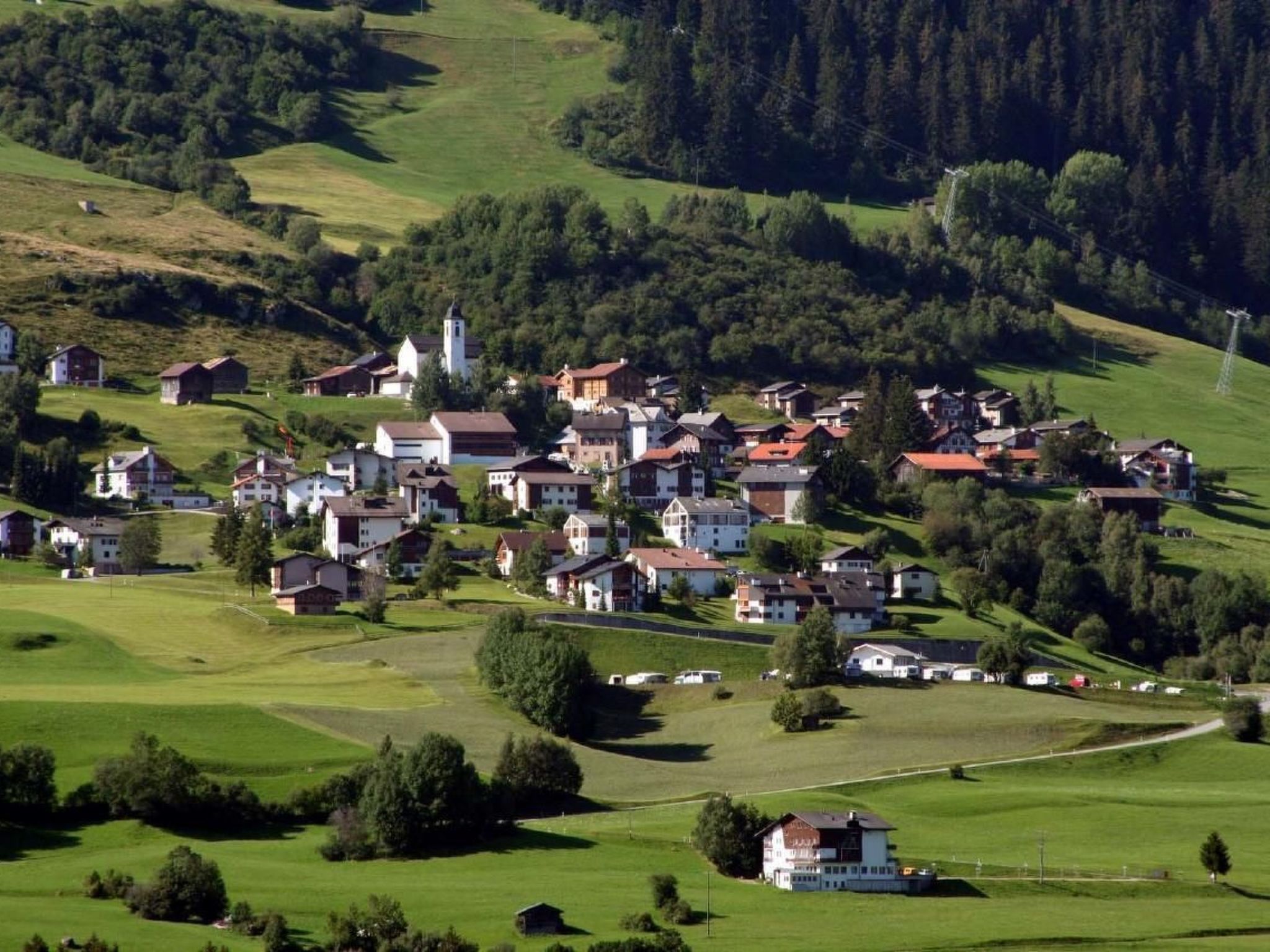 Aparthaus Surselva, direkt an der Skipiste-Dehors