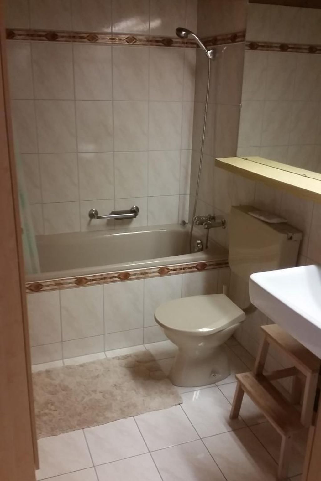 Aparthaus Surselva, direkt an der Skipiste-Image-tags.info