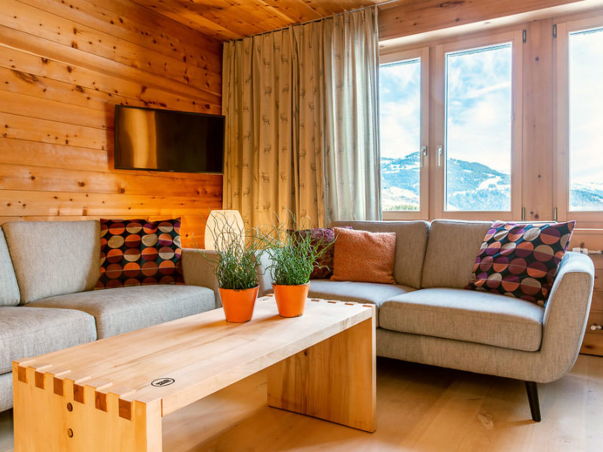 Regan, Obersaxen-Valata, (Surcuolm). - Binnen