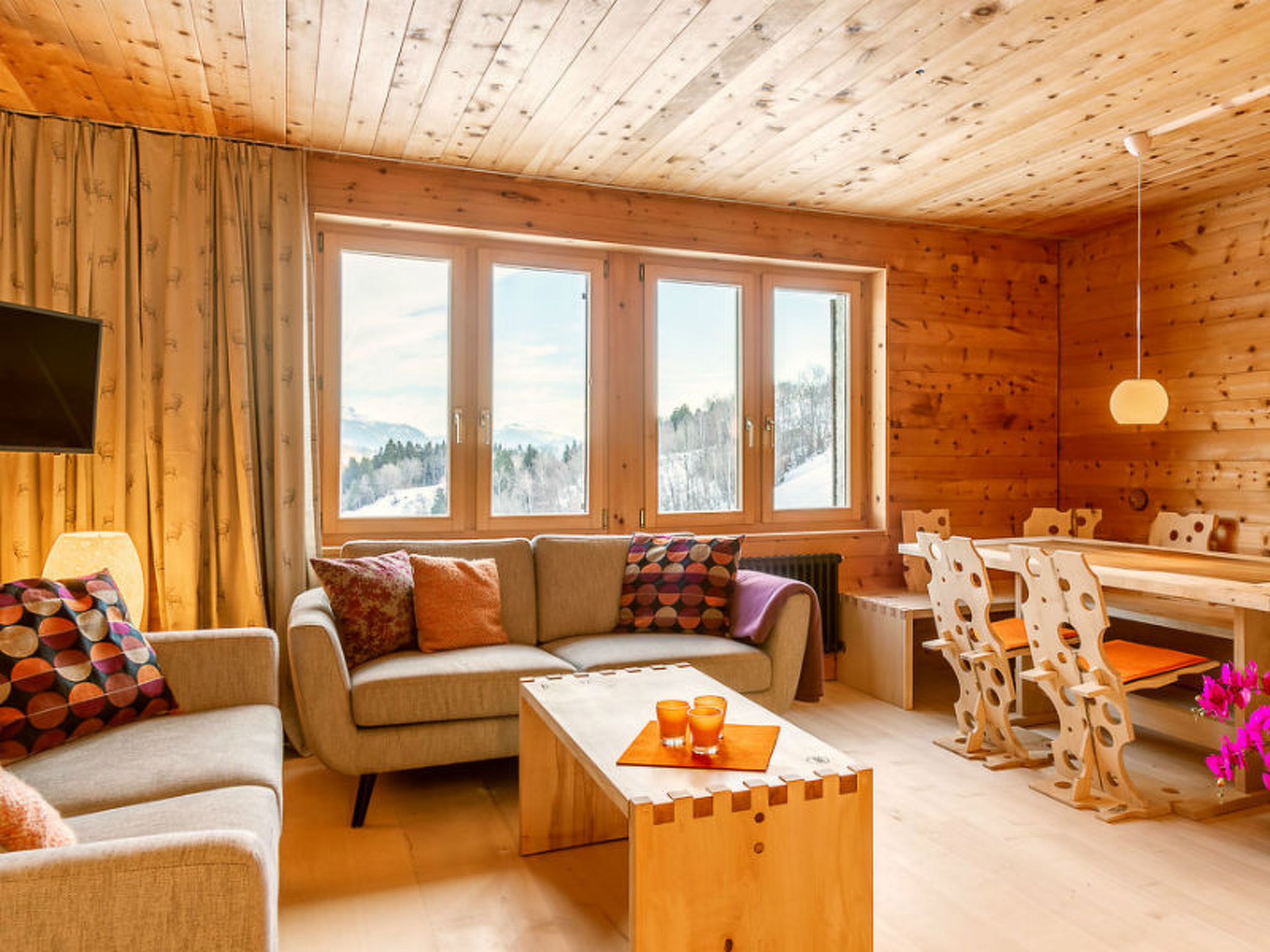 Regan, Obersaxen-Valata, (Surcuolm). - Binnen