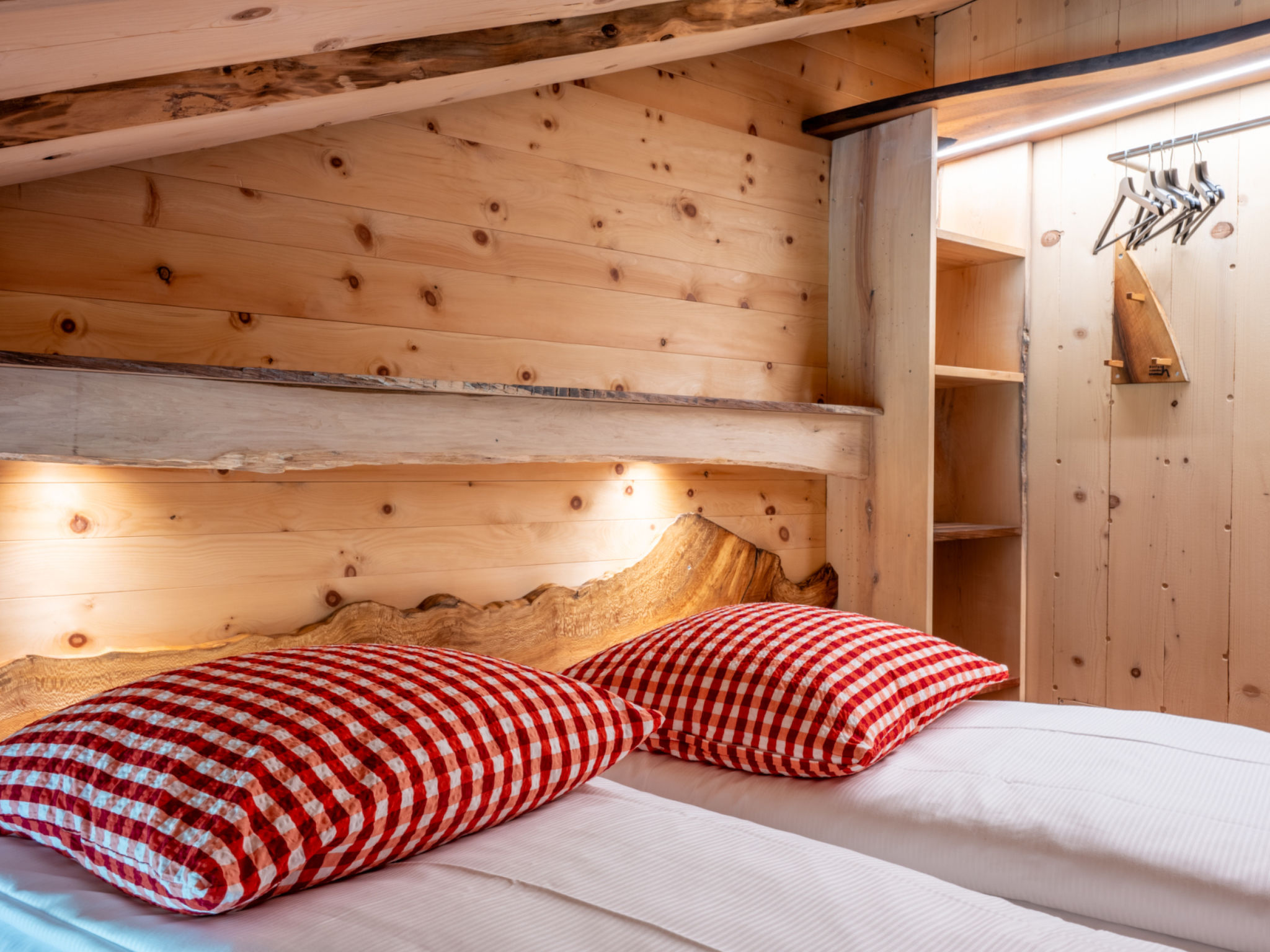 Regan, Obersaxen-Valata, (Surcuolm). - Binnen