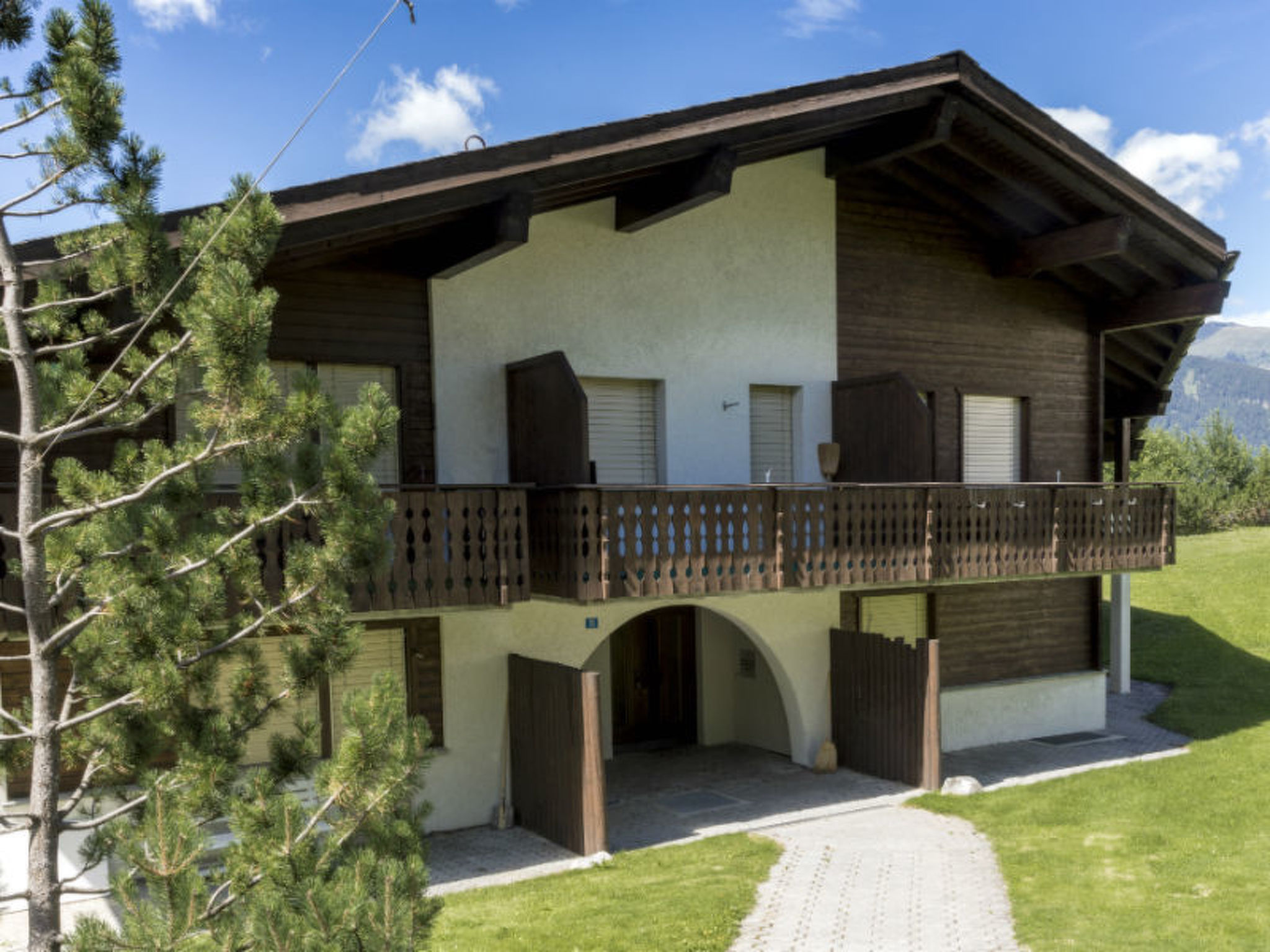 Gadastatt, Obersaxen-Valata, (Surcuolm), 38041B - Draußen