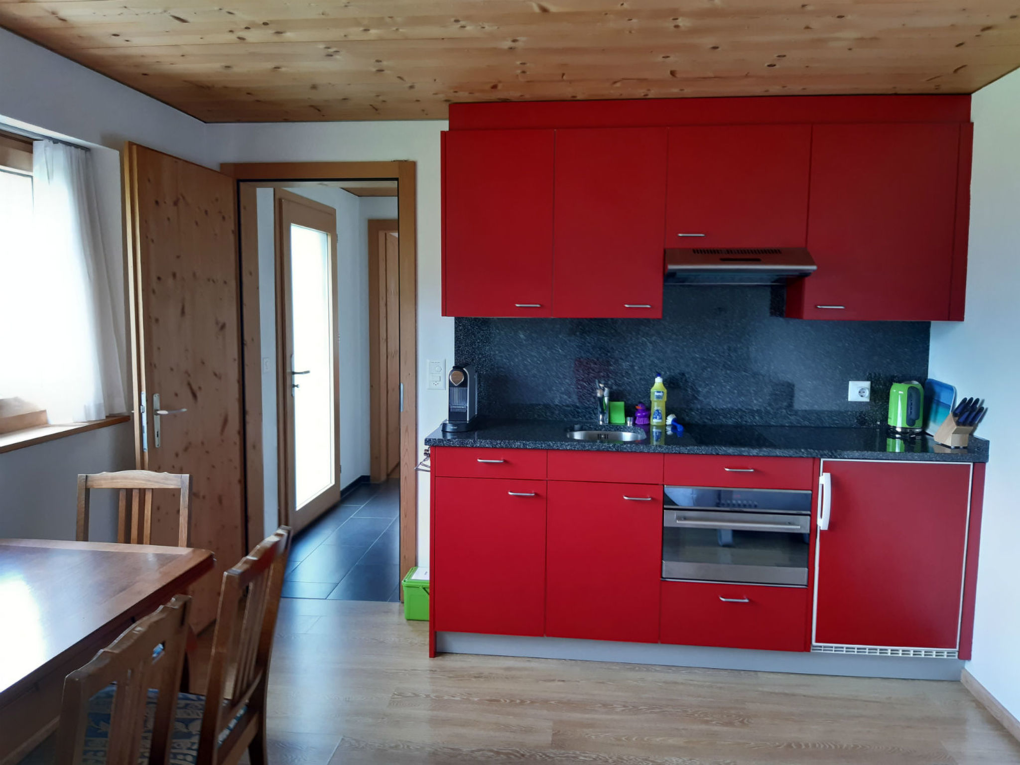 Nisals, Luven, (Luven). - Binnen