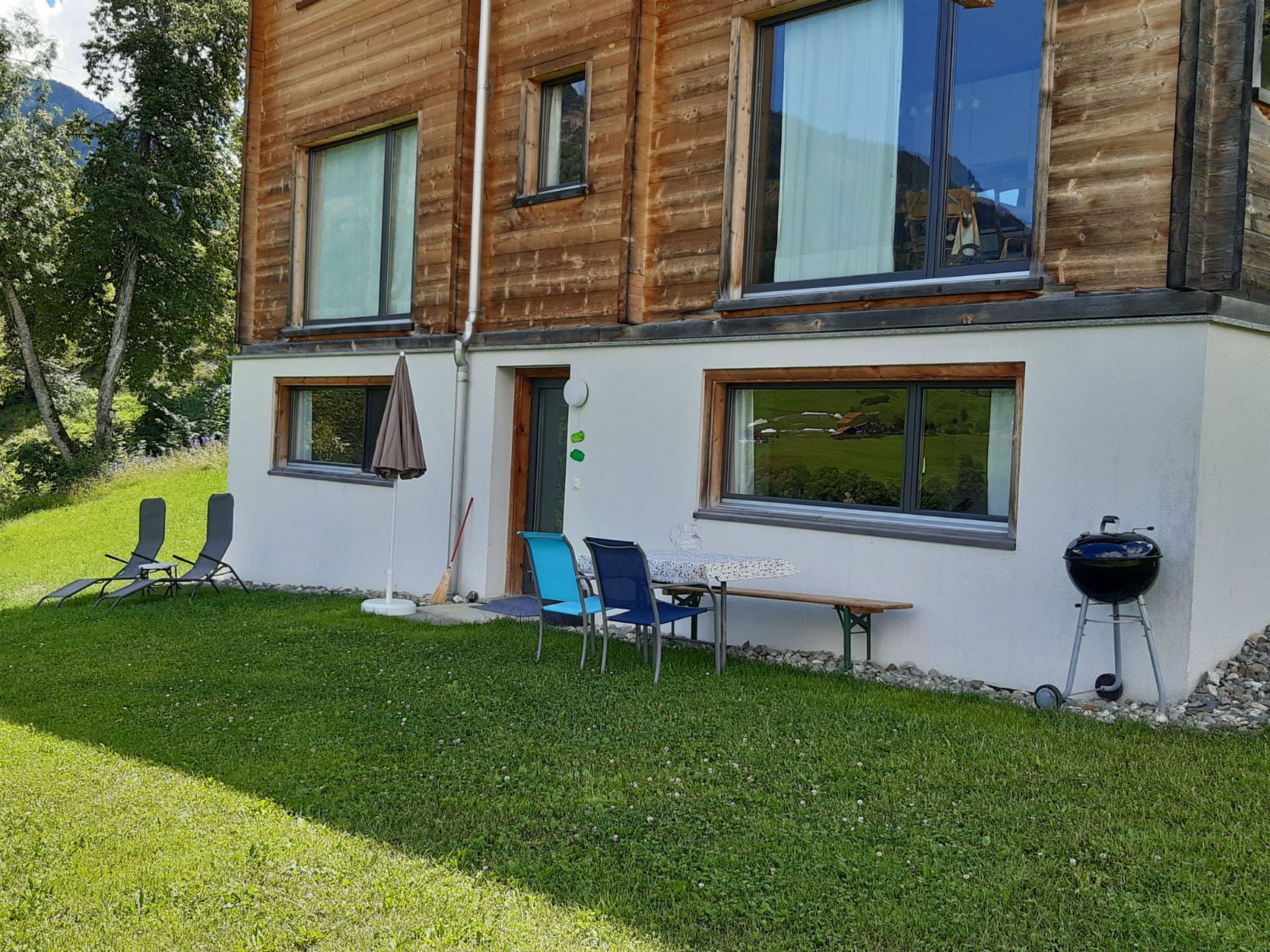 Nisals, Luven, (Luven). - Buiten