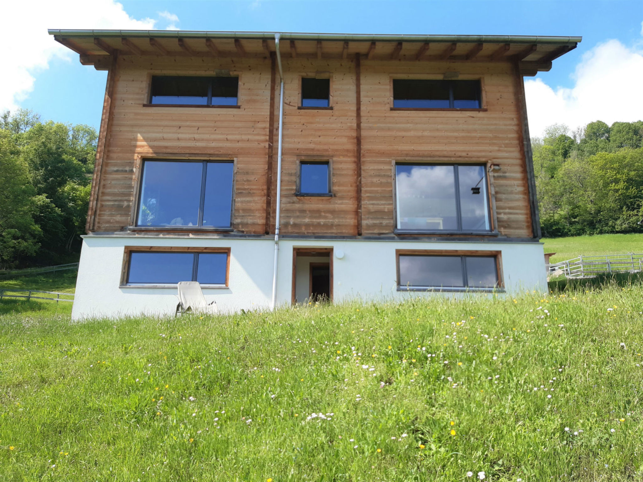 Nisals, Luven, (Luven). - Buiten