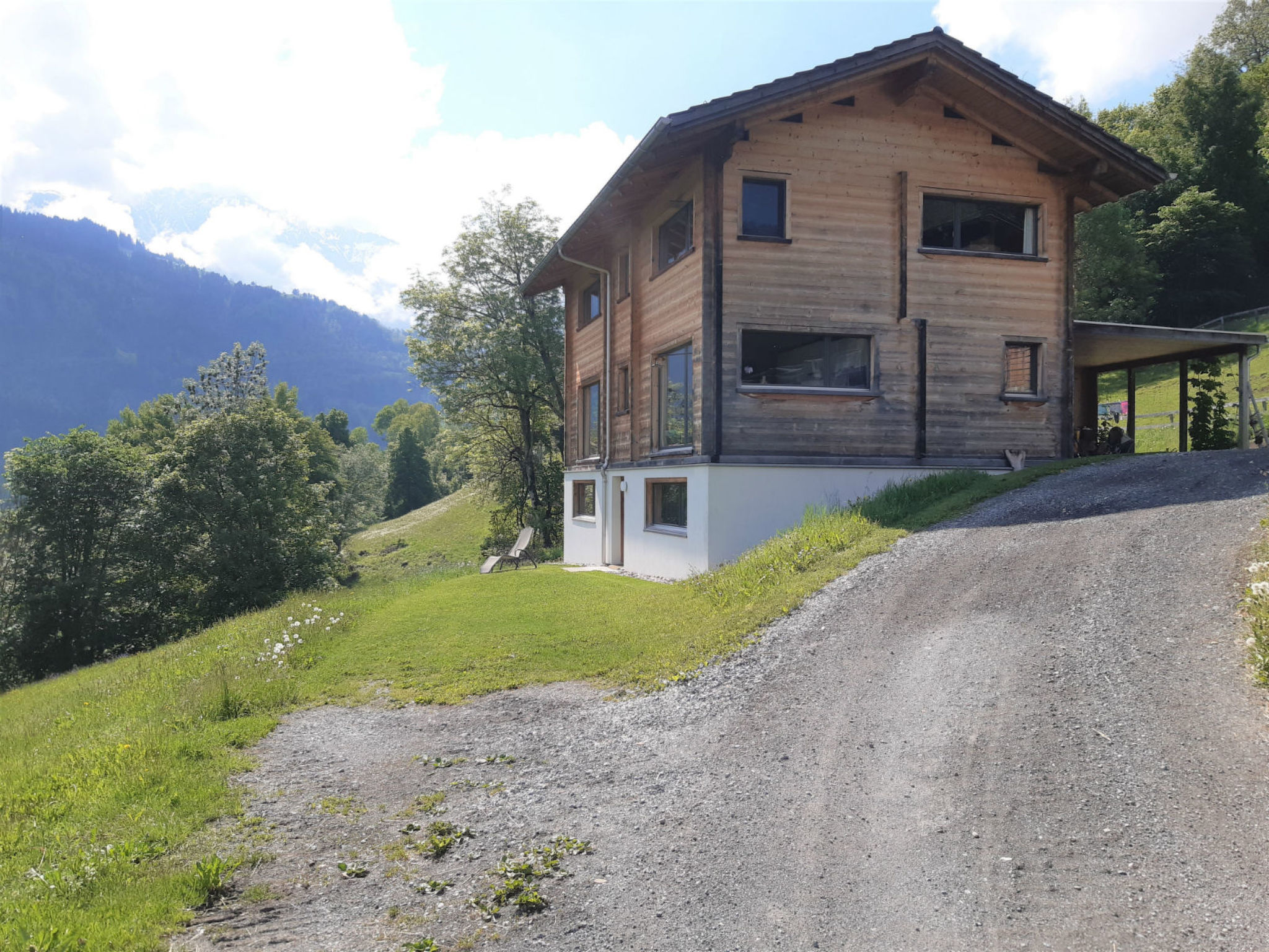 Nisals, Luven, (Luven). - Buiten