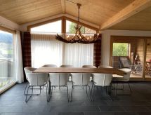 Lumnezia Lux: Ruim chalet voor 12 personen direct aan de skipiste in Cumbel - thumbnail 1