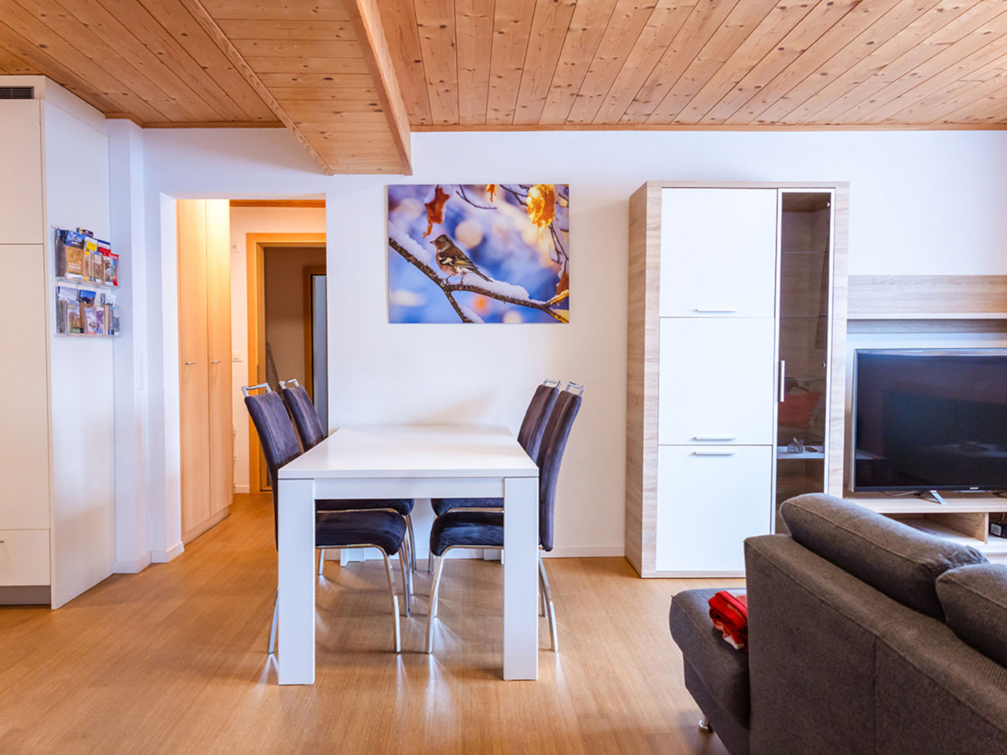 Dado Casanova, Cumbel, (Cumbel). - Inside