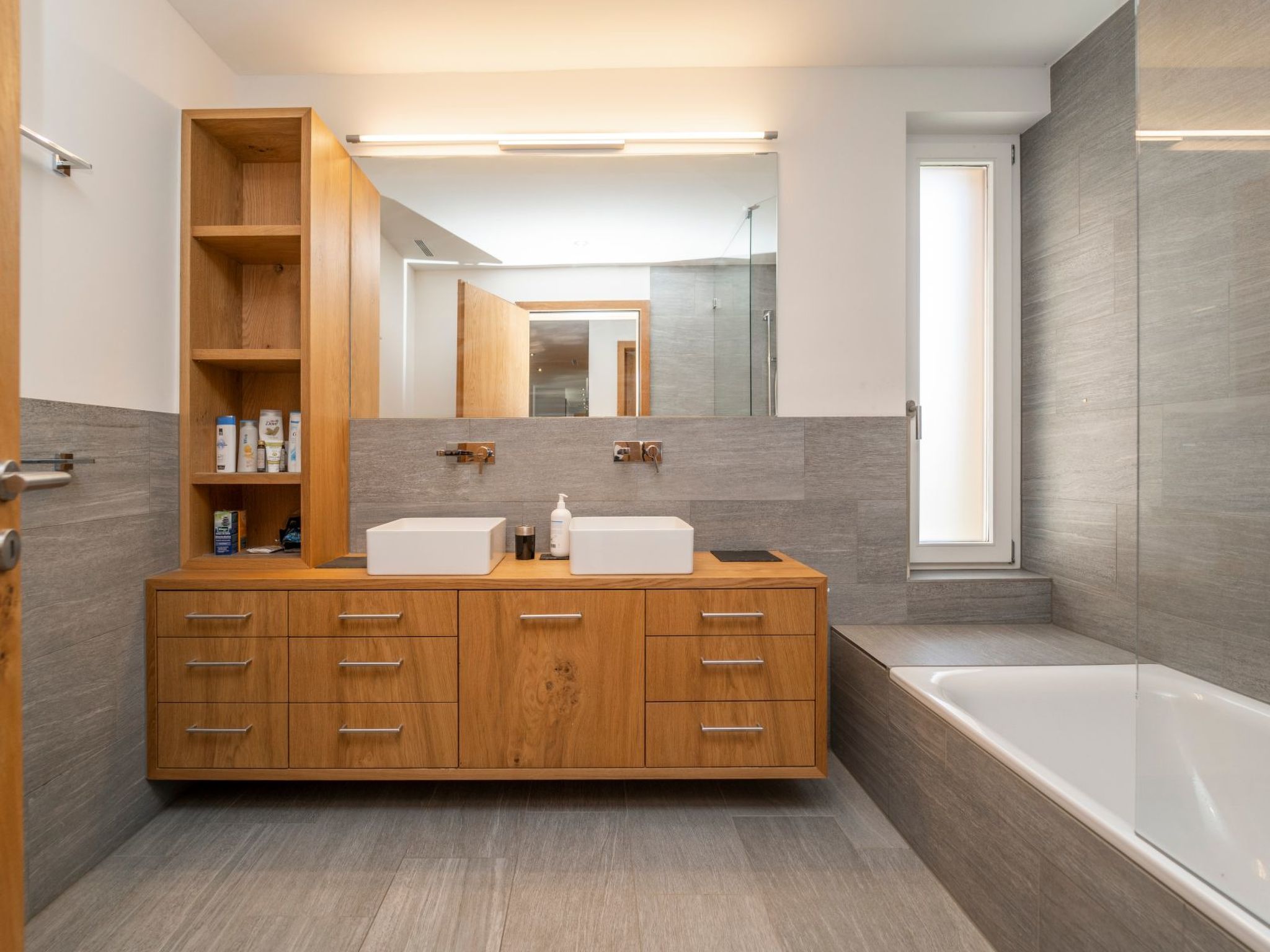 Appartement Casa Moma, Morissen, (Morissen), 43006B – Salle de bains, photo 16 sur 31