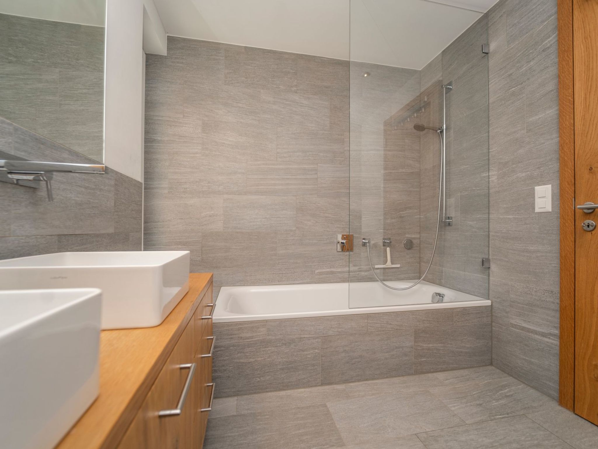 Appartement Casa Moma, Morissen, (Morissen), 43006B – Salle de bains, photo 15 sur 31