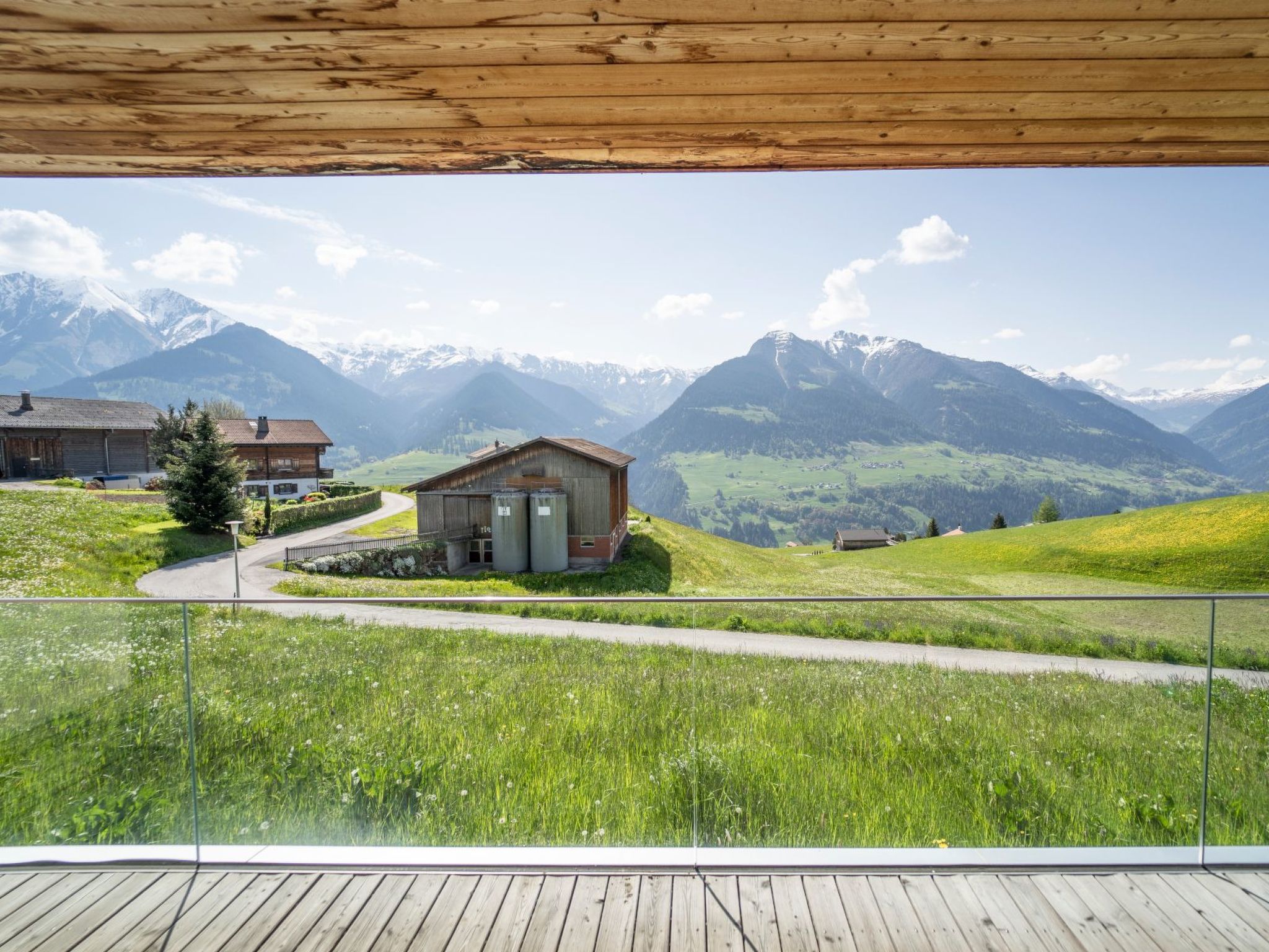 Appartement Casa Moma, Morissen, (Morissen), 43006B – Vue, photo 6 sur 31