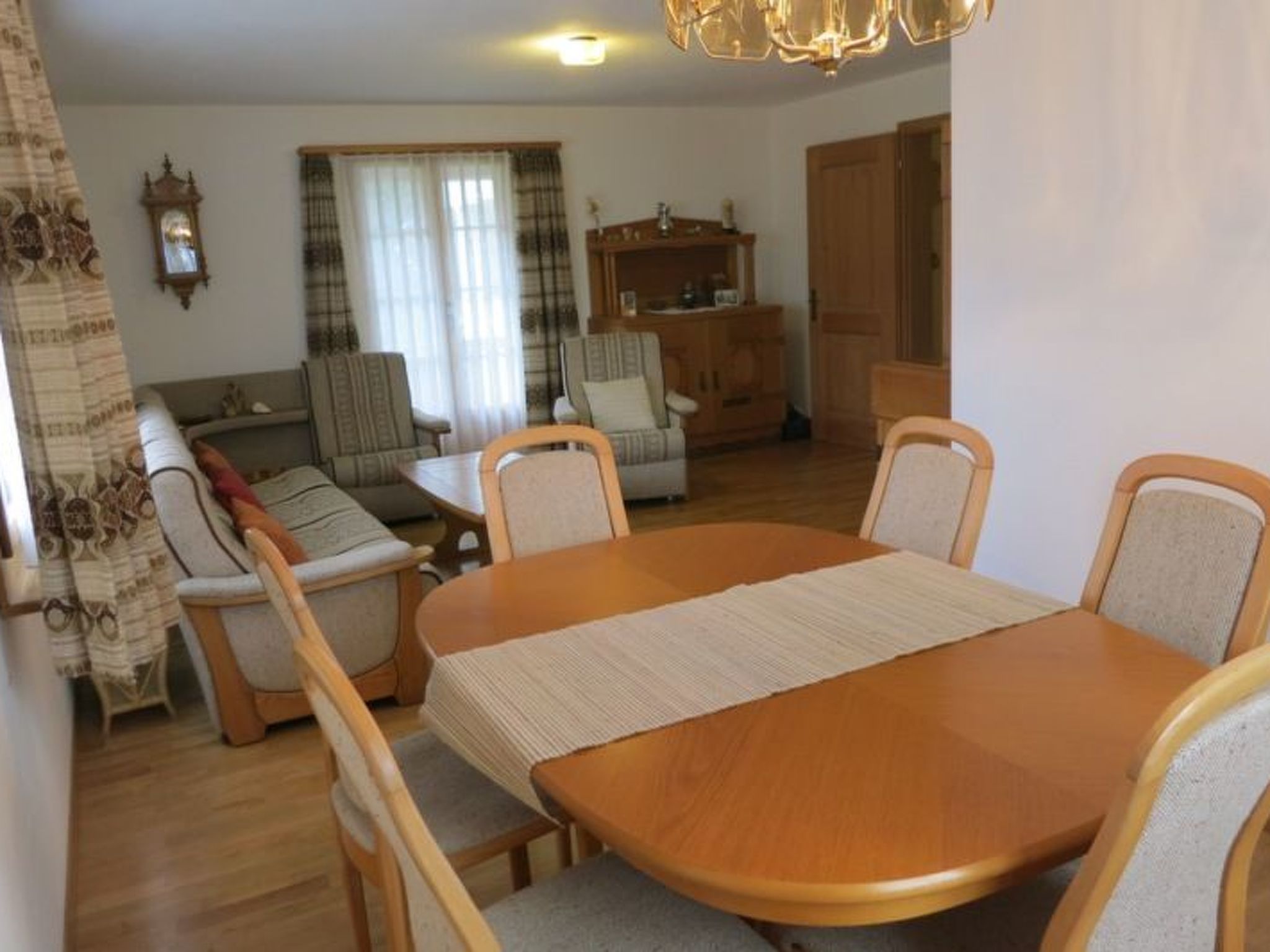 Appartement Casa Davos Cuort Good, Vella, (Vella), 44004B – Cuisine et coin repas, photo 14 sur 20