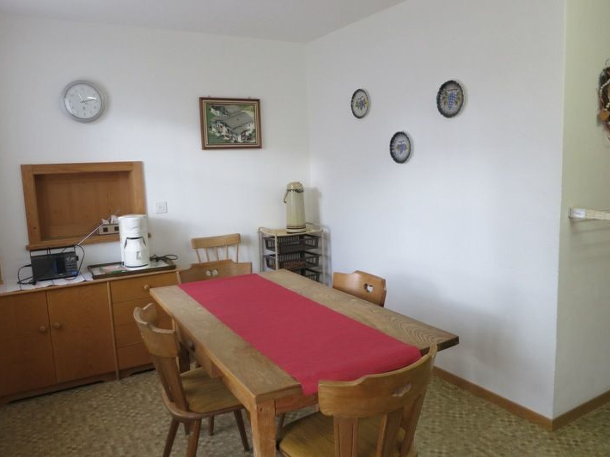 Appartement Casa Davos Cuort Good, Vella, (Vella), 44004B – Cuisine et coin repas, photo 16 sur 20