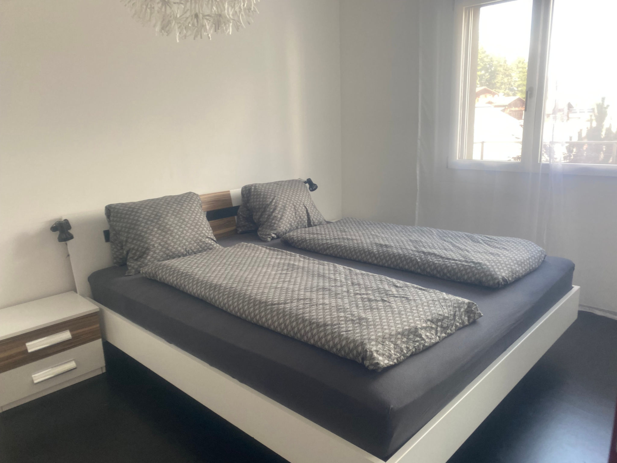 Denter Uauls Tanno, Vella, (Vella). - Binnen