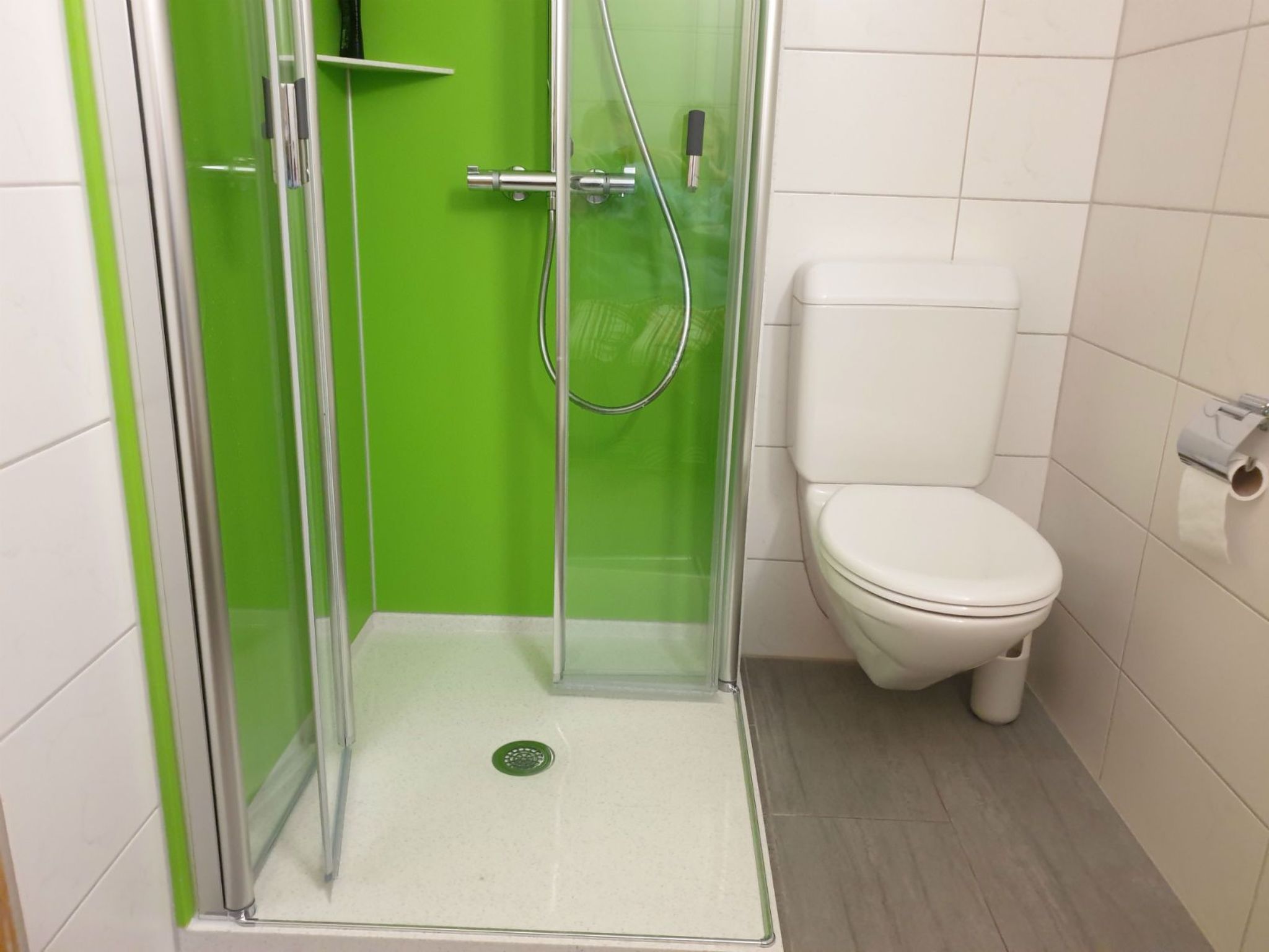 Appartement Davos Caplan Ledermann, Vella, (Vella), 44006B – Salle de bains, photo 15 sur 15