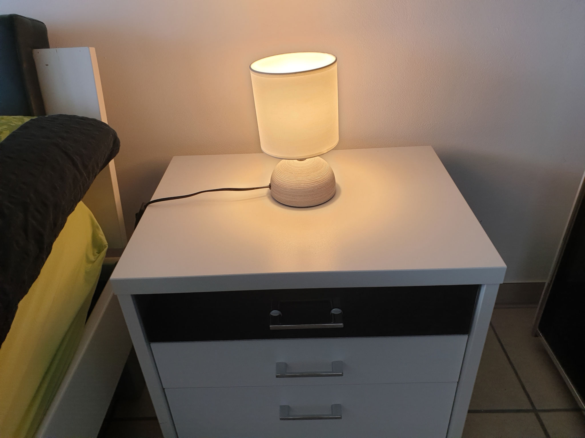 Davos Caplan Ledermann, Vella, (Vella). - Binnen