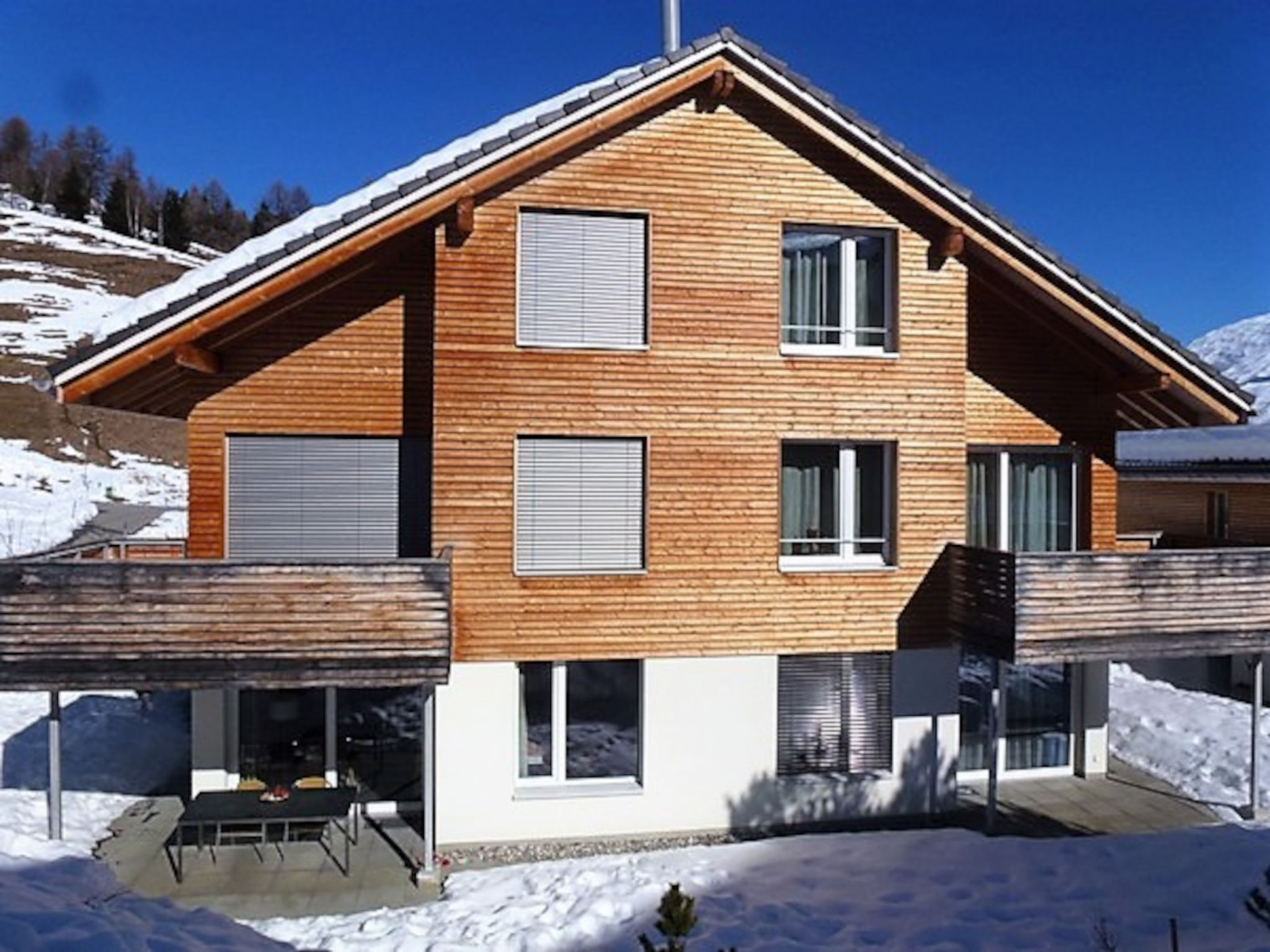 Denter Uauls Jucker, Vella, (Vella), 44012B - Outside