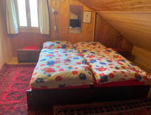 Rustiek bergverblijf voor 12 personen bij het meer in Vattiz - thumbnail 1