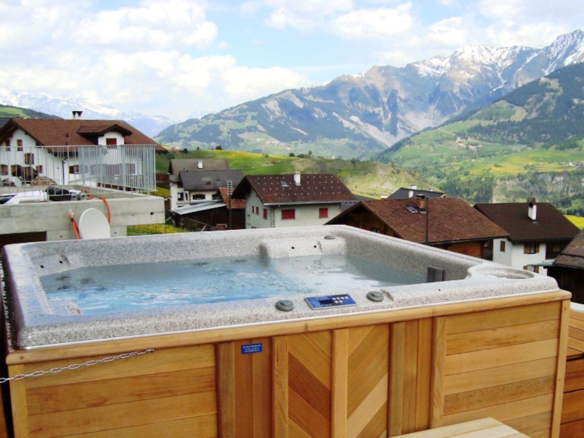 Appartement Ferienhaus Balcon Sulegliv, Vattiz, (Vattiz), 46006B – Piscine intérieure, photo 5 sur 21