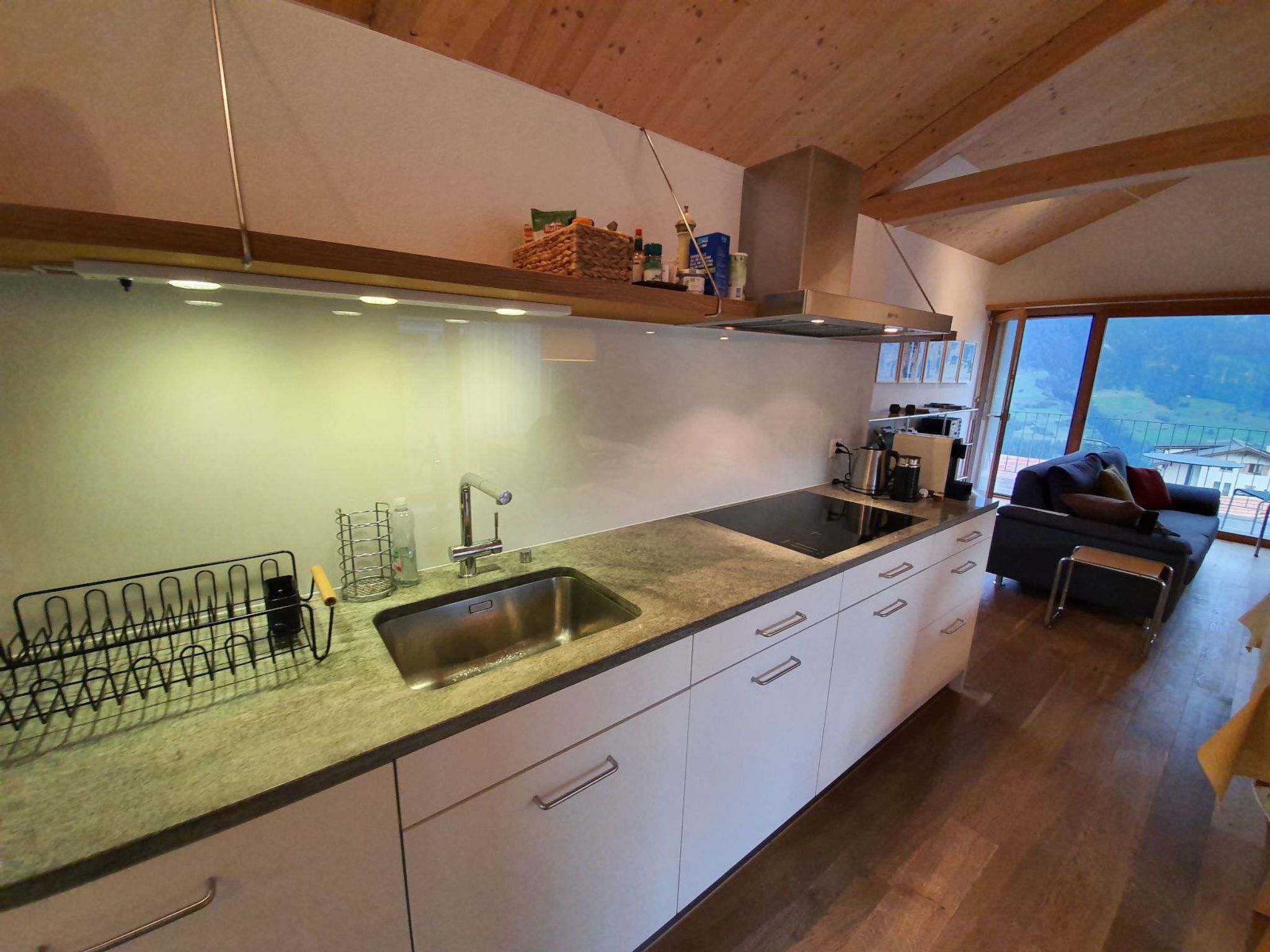 Appartement Ferienhaus Balcon Sulegliv, Vattiz, (Vattiz), 46006B – Cuisine et coin repas, photo 16 sur 21