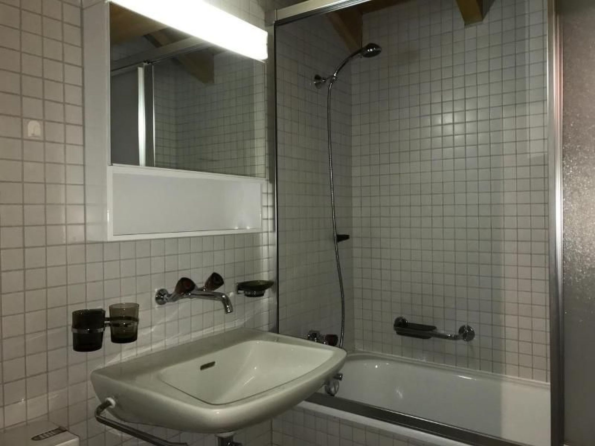 Appartement Signina Brun, Lumbrein, (Lumbrein), 48007B – Salle de bains, photo 16 sur 17