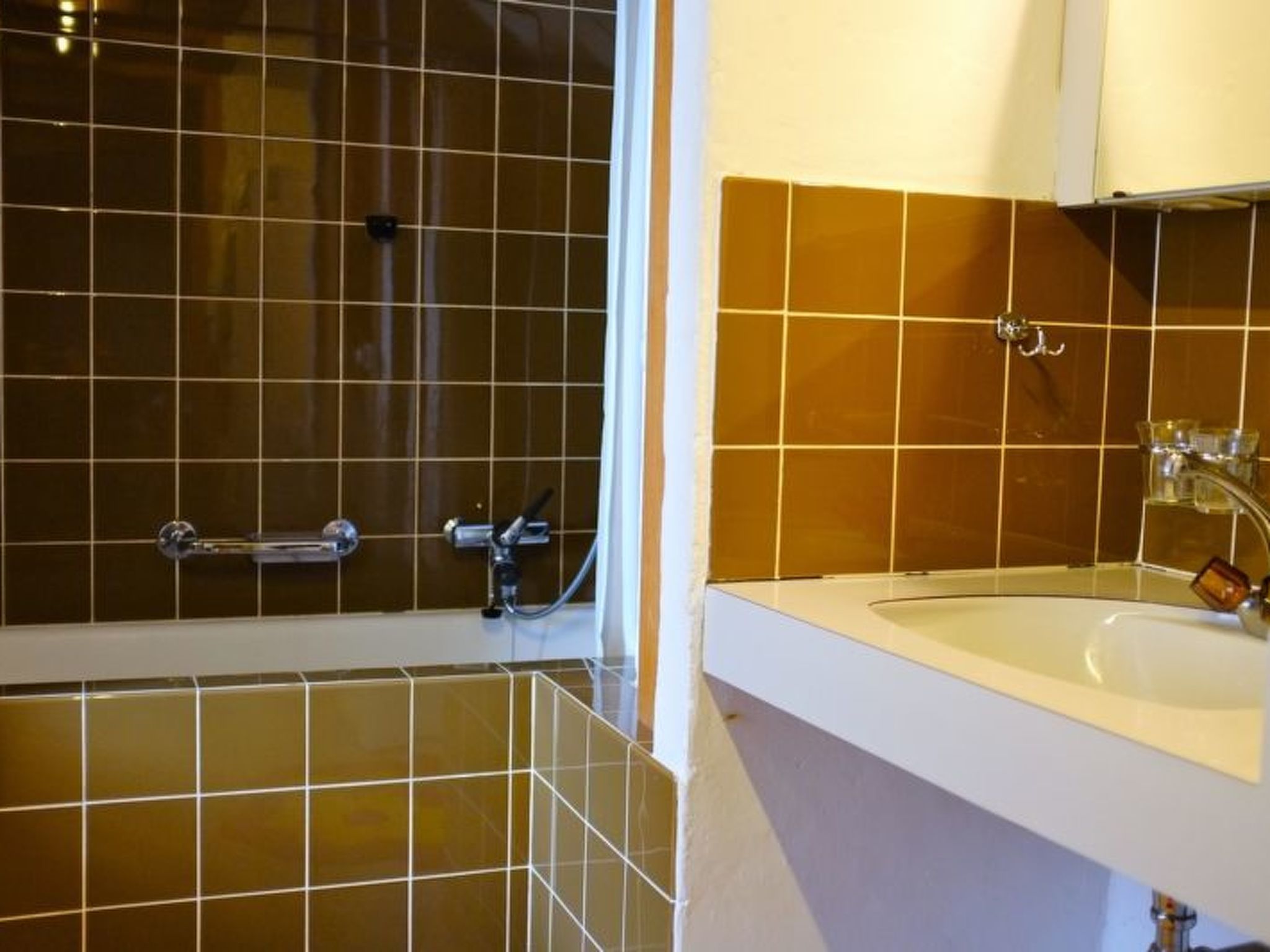 Appartement Chisti Lumerins, Lumbrein, (Lumbrein), 48002B – Salle de bains, photo 8 sur 25