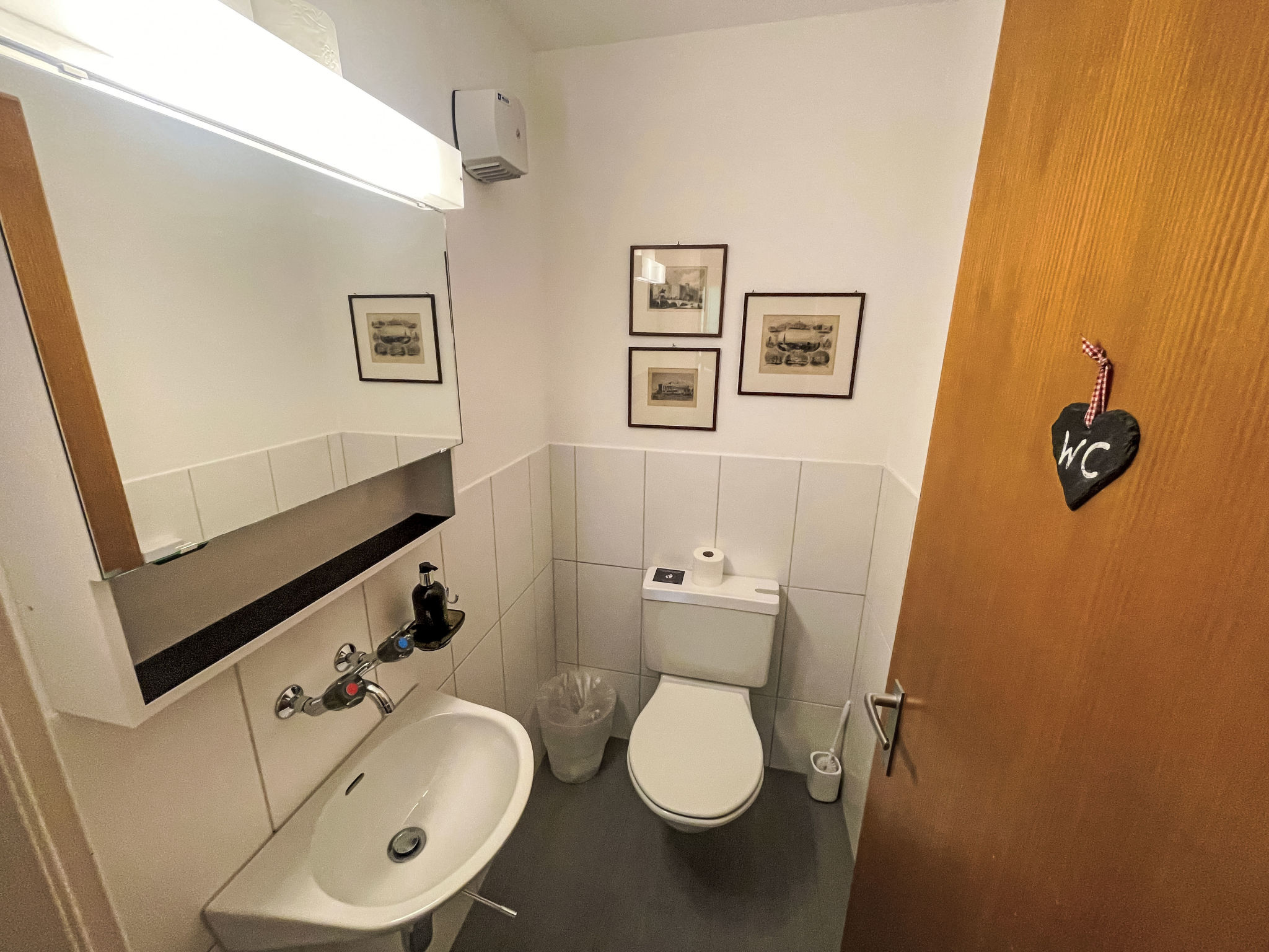 La Siala Apt.56A-Drinnen