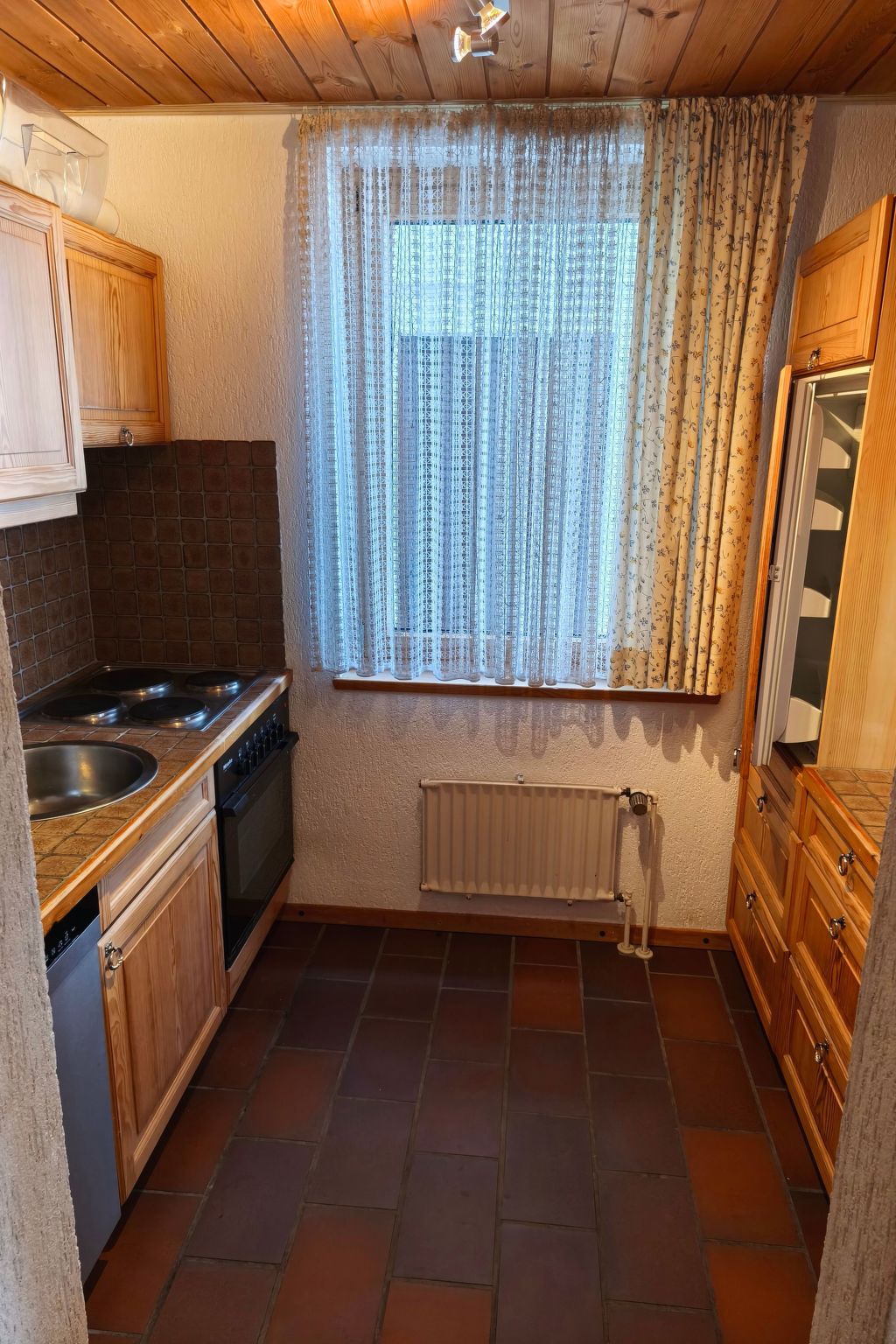 Appartement Casa Schumelins / Tittel, (Falera), 401 – Cuisine et coin repas, photo 9 sur 29