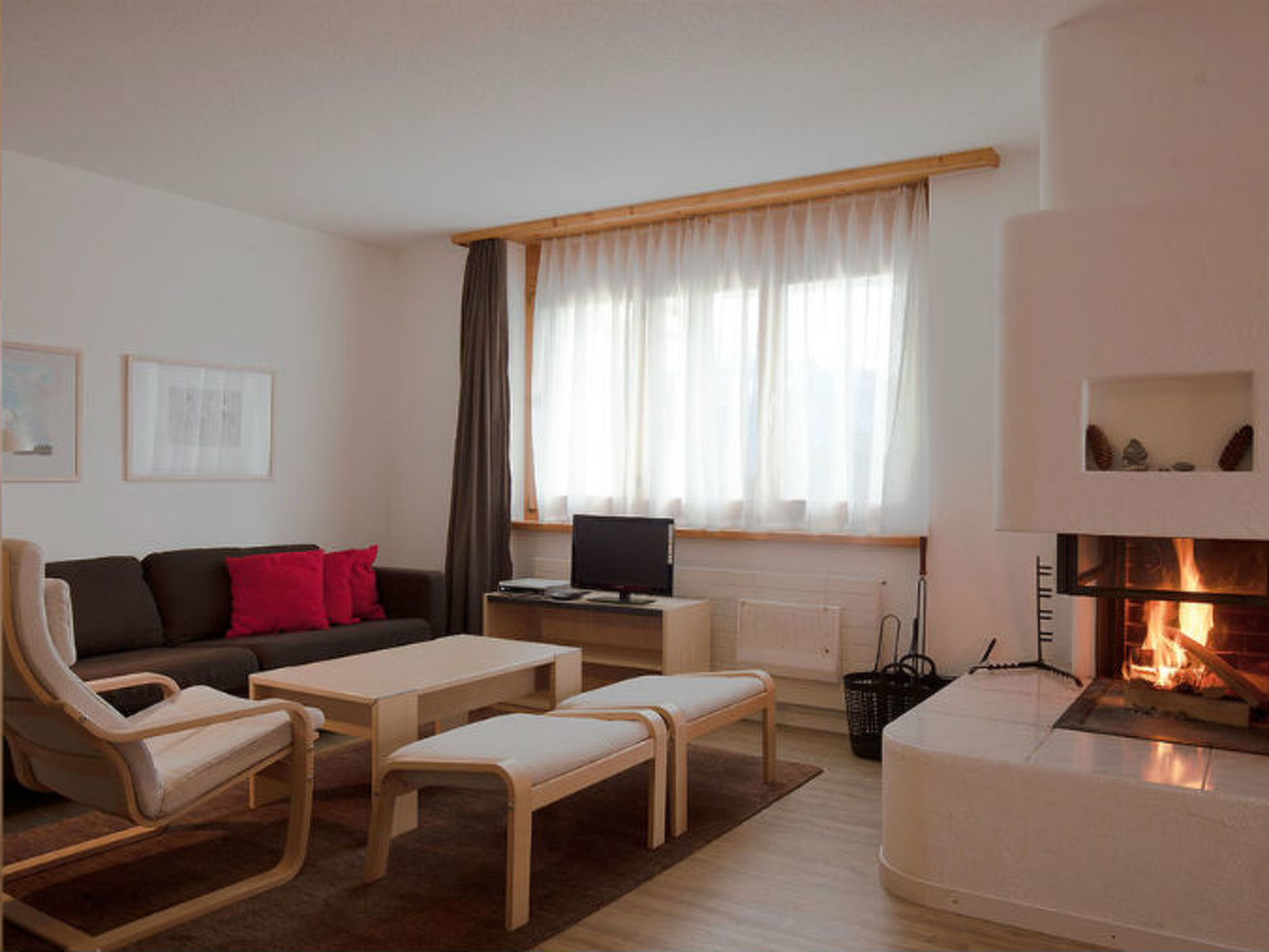 Profos, Ruschein, (Ruschein). - Binnen