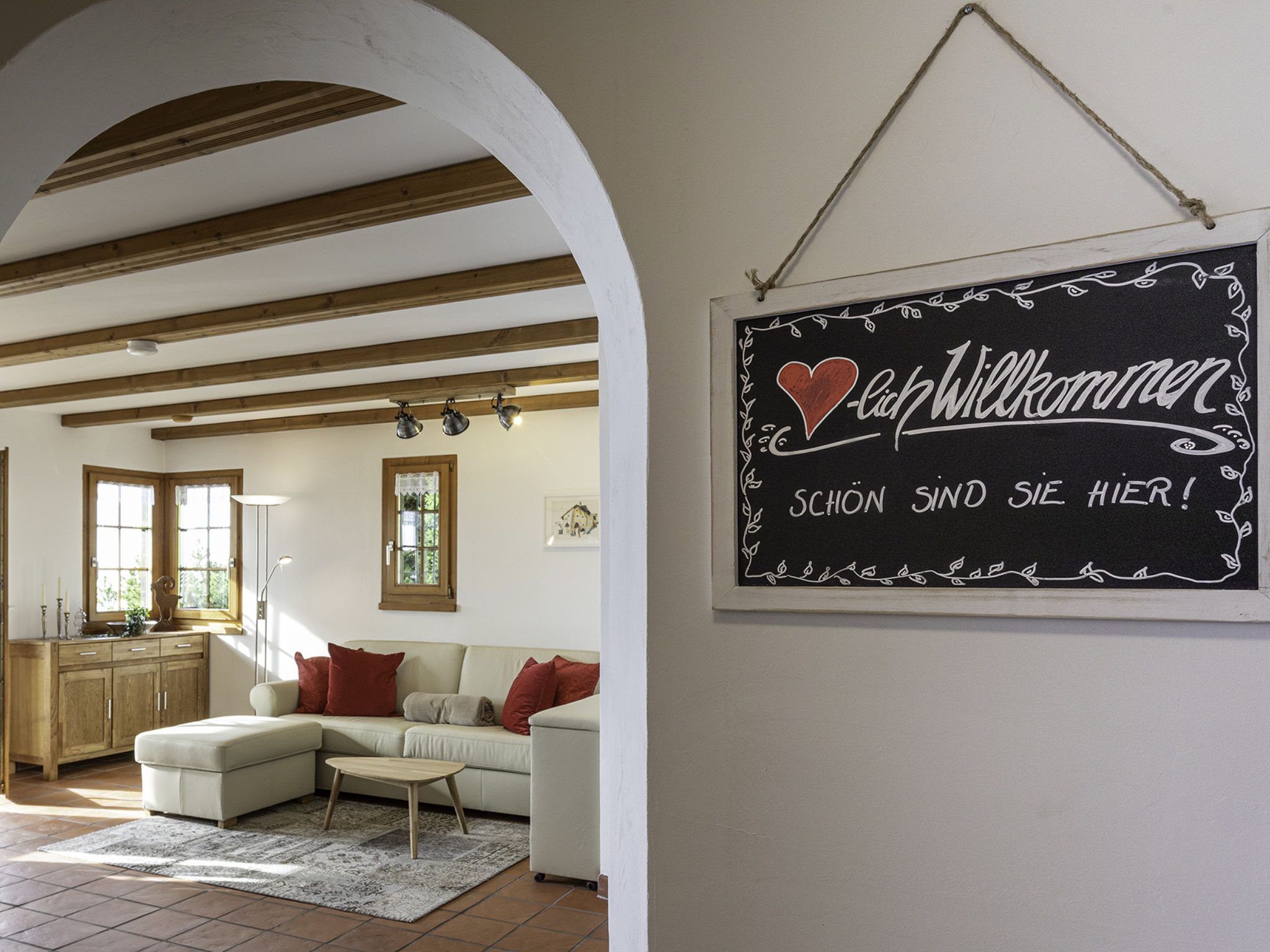 Bijou, Ladir, (Ladir). - Binnen